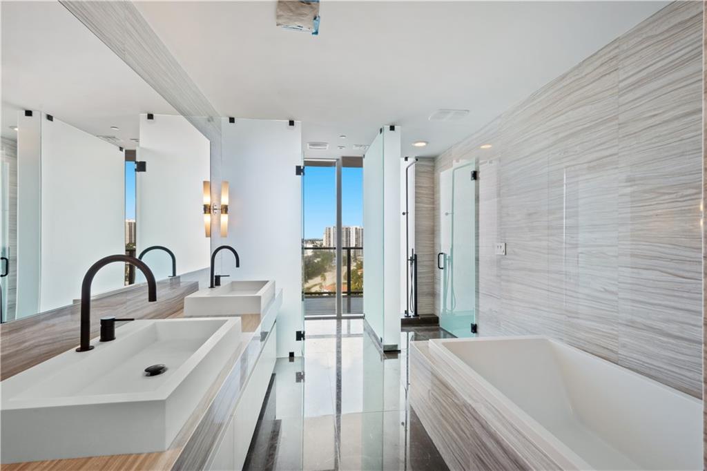 AUBERGE BEACH - Residential