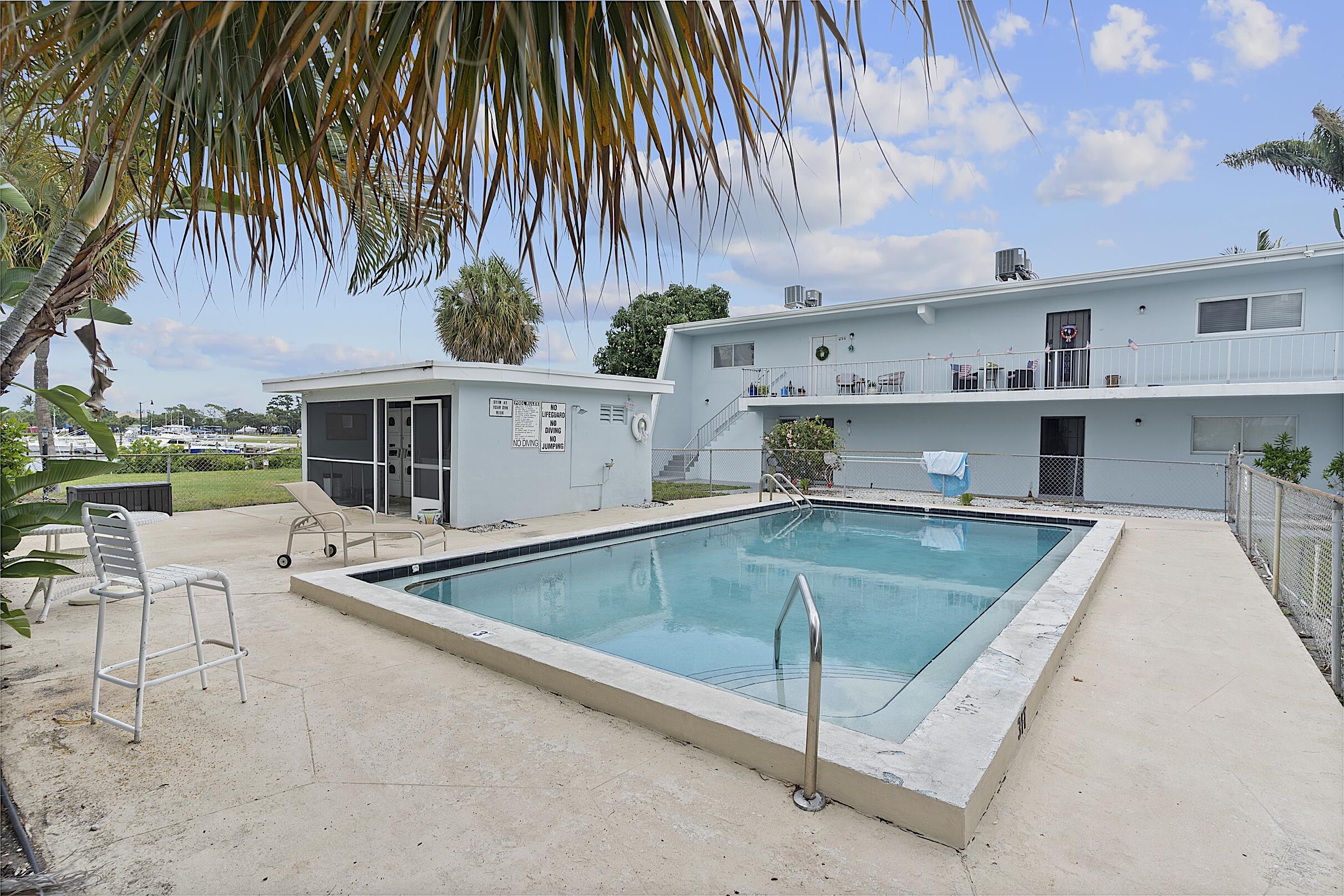 LORI-LYNN CONDO - Residential