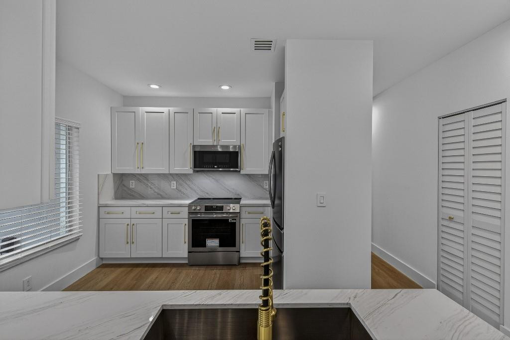 Olympia & York Residentia - Residential
