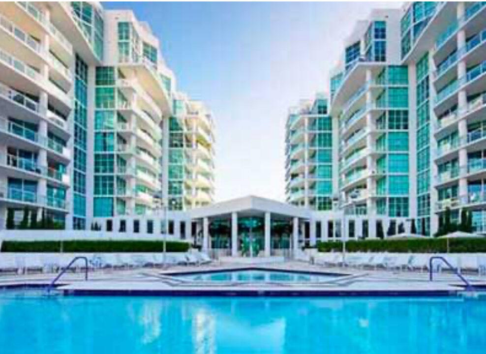 THE ATRIUM AT AVENTURA CONDO - Residential