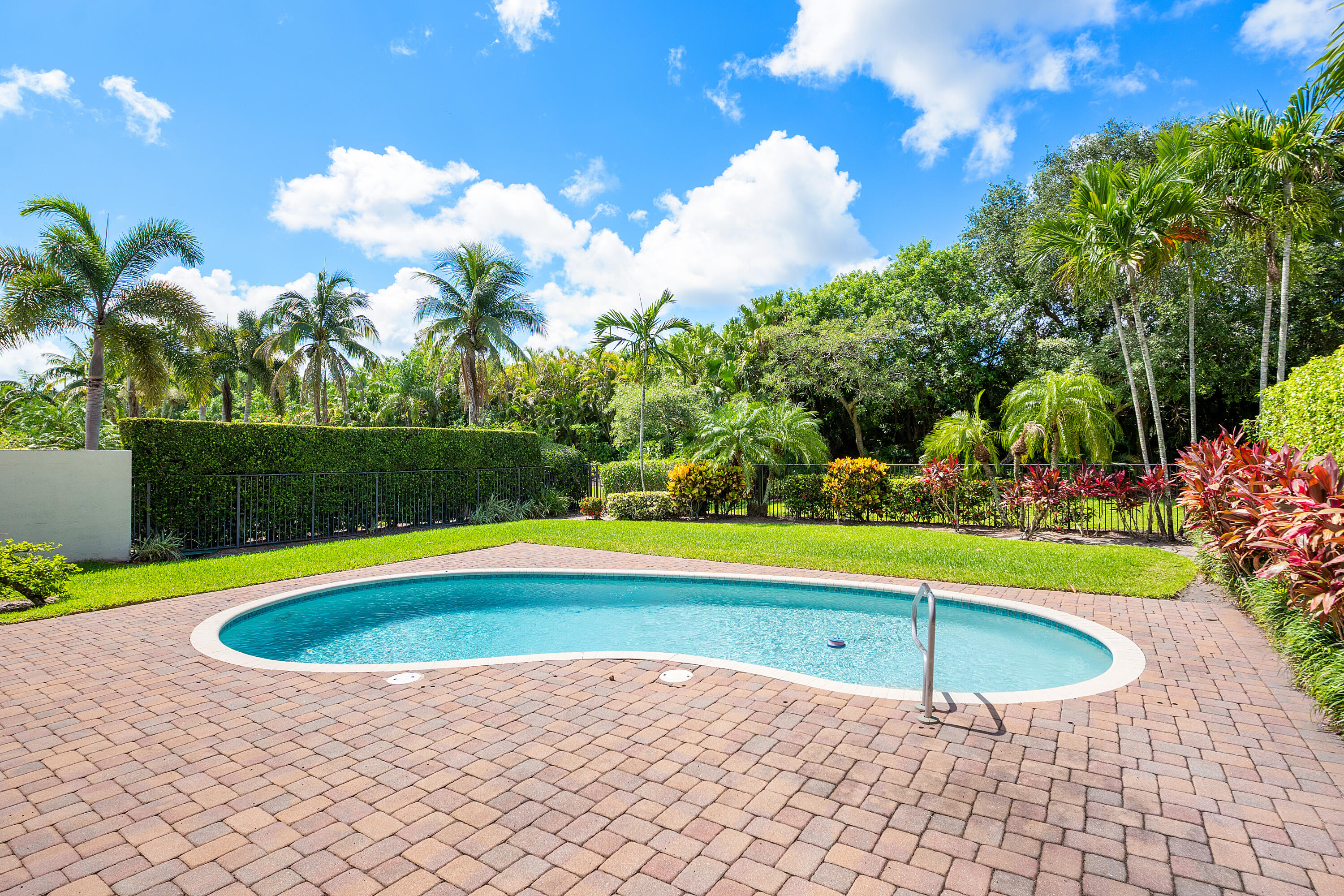 Mizner Country Club - Residential