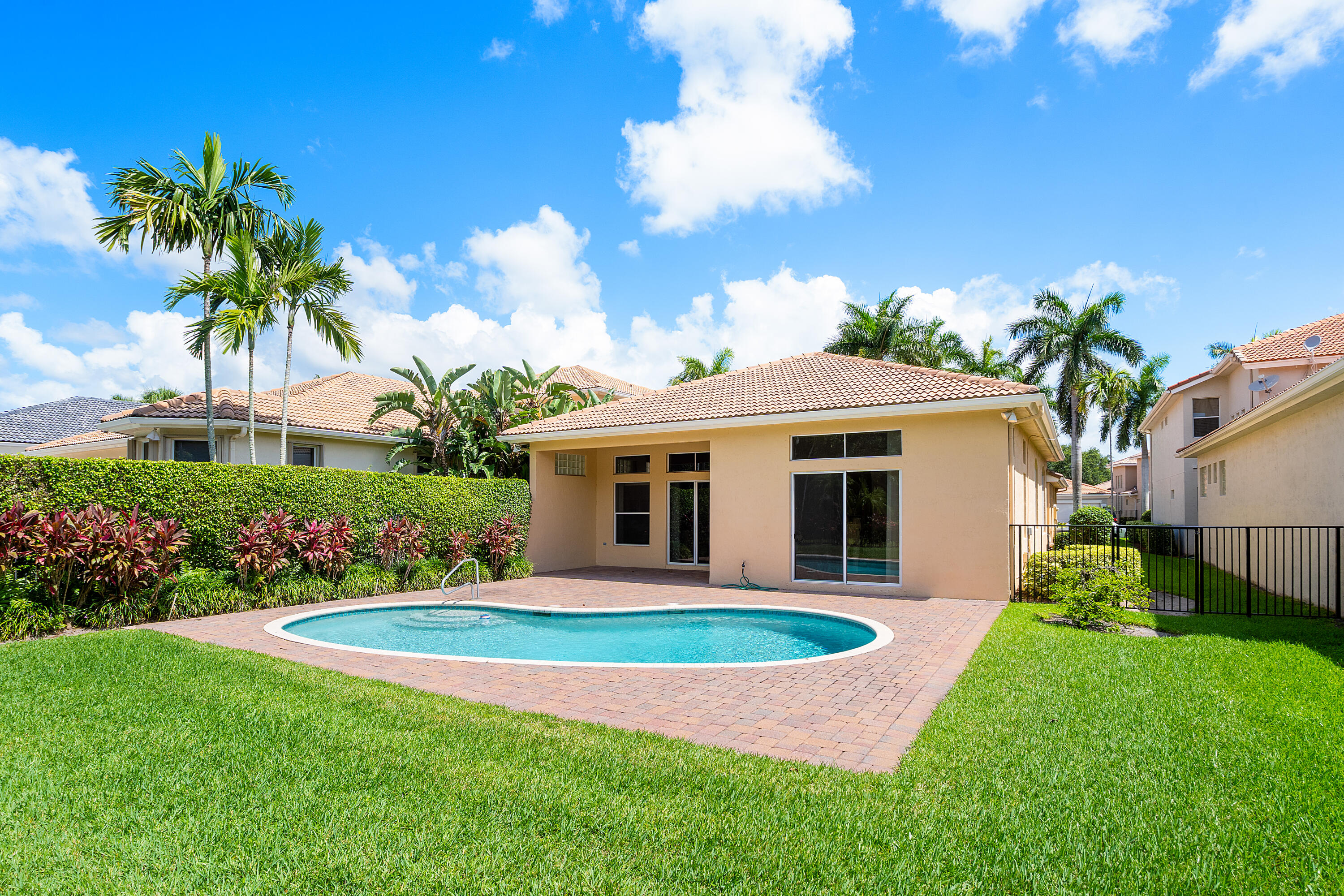 Mizner Country Club - Residential