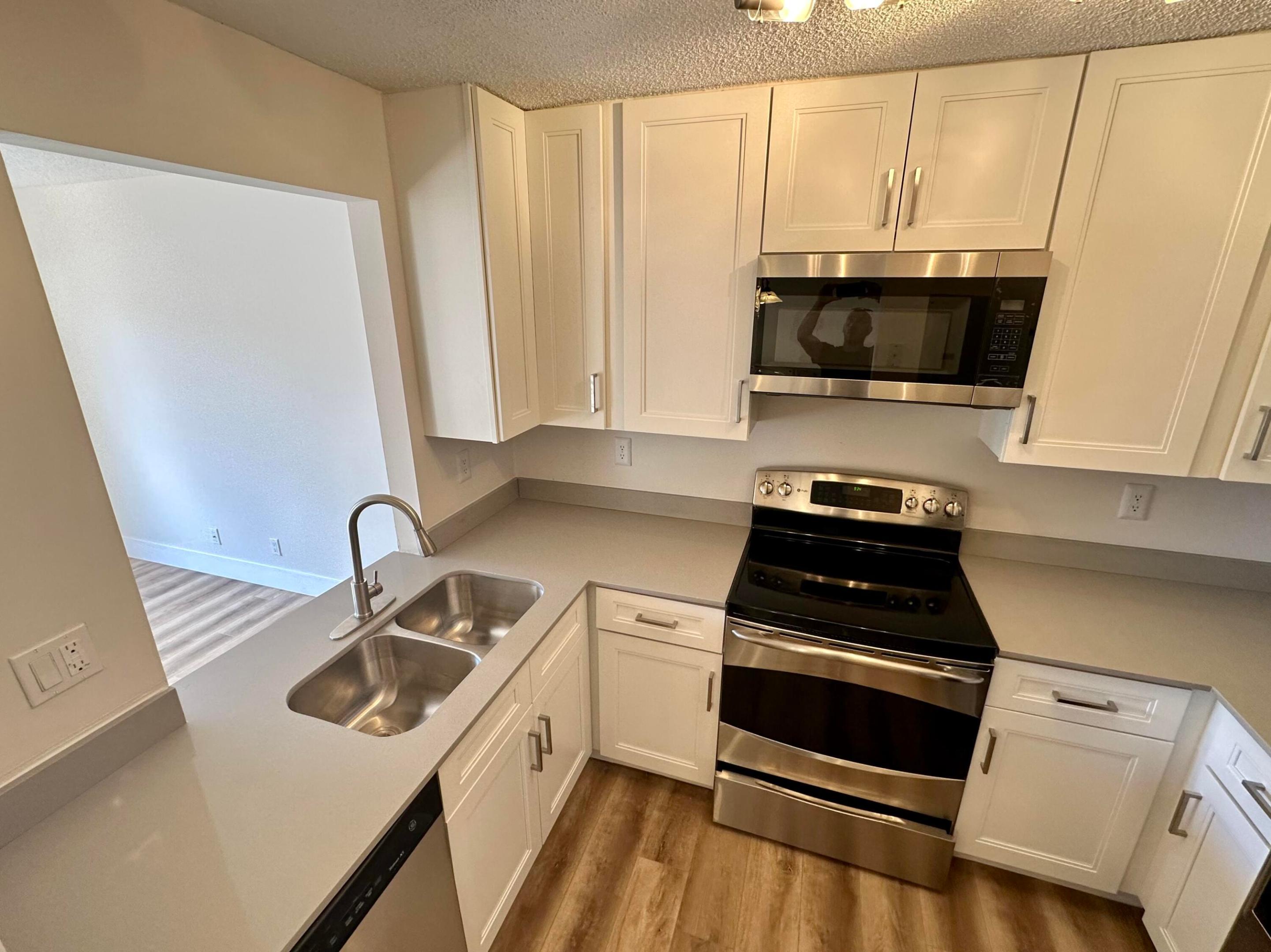 CYPRESS ESTATES OF PALM SPRINGS - Residential Lease