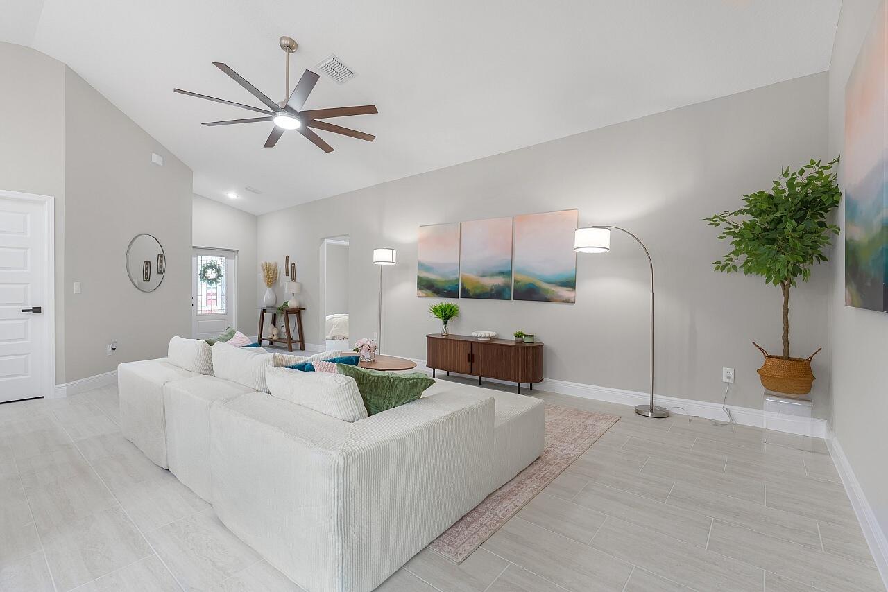 VERO LAKE ESTATES UNIT P - Residential