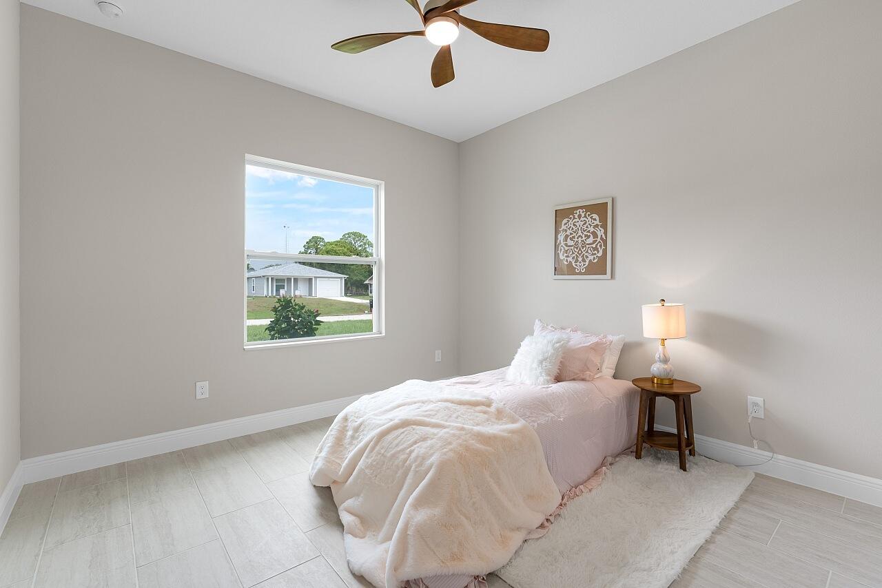 VERO LAKE ESTATES UNIT P - Residential