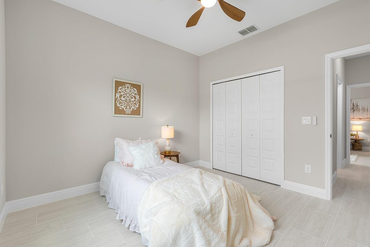 VERO LAKE ESTATES UNIT P - Residential