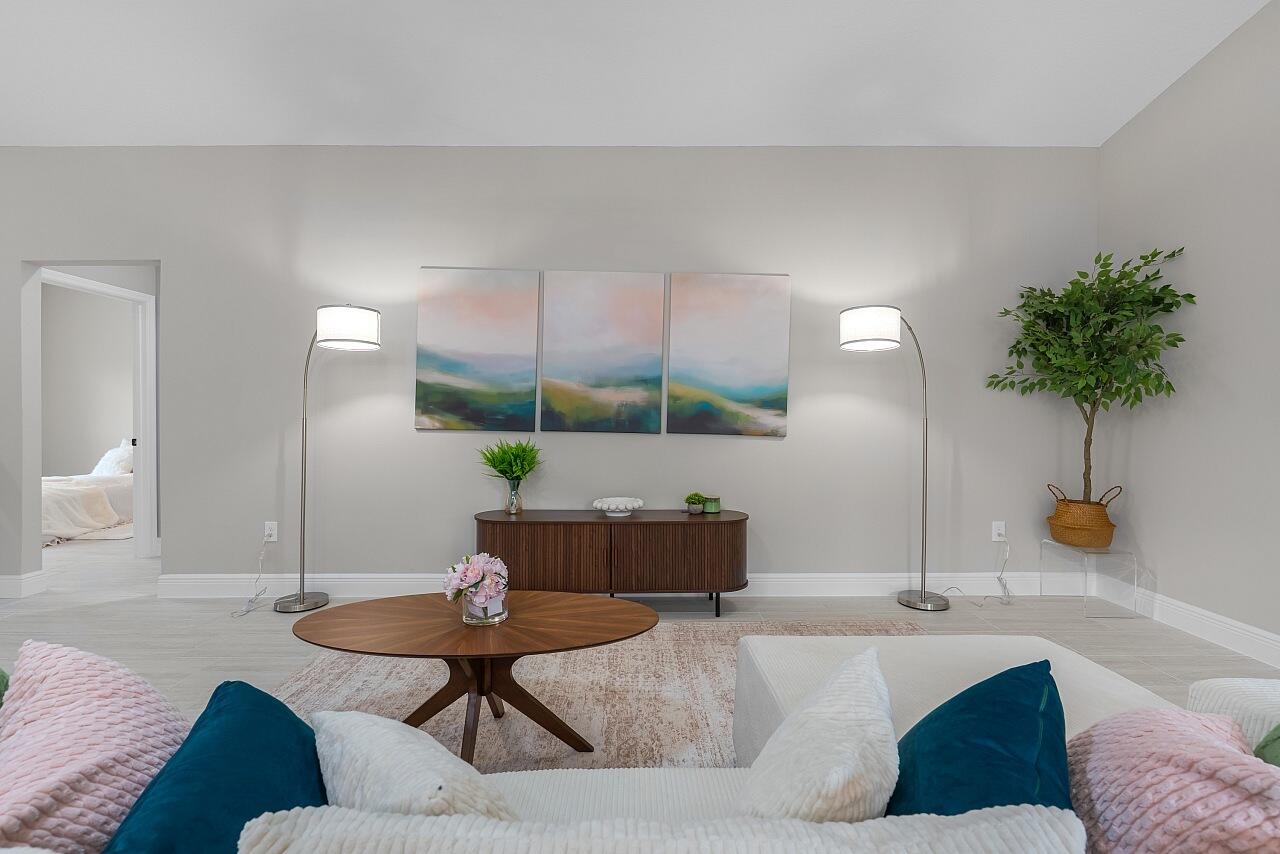 VERO LAKE ESTATES UNIT P - Residential