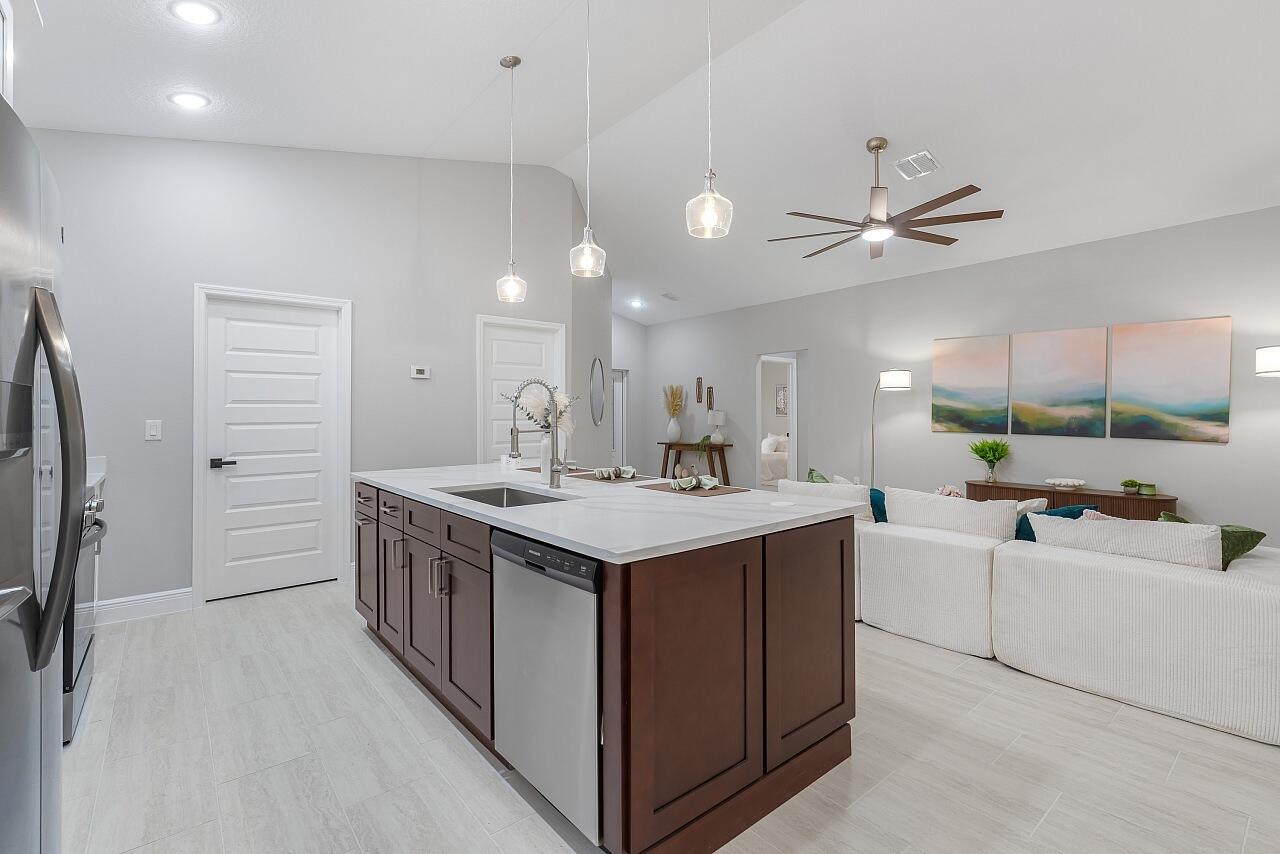 VERO LAKE ESTATES UNIT P - Residential