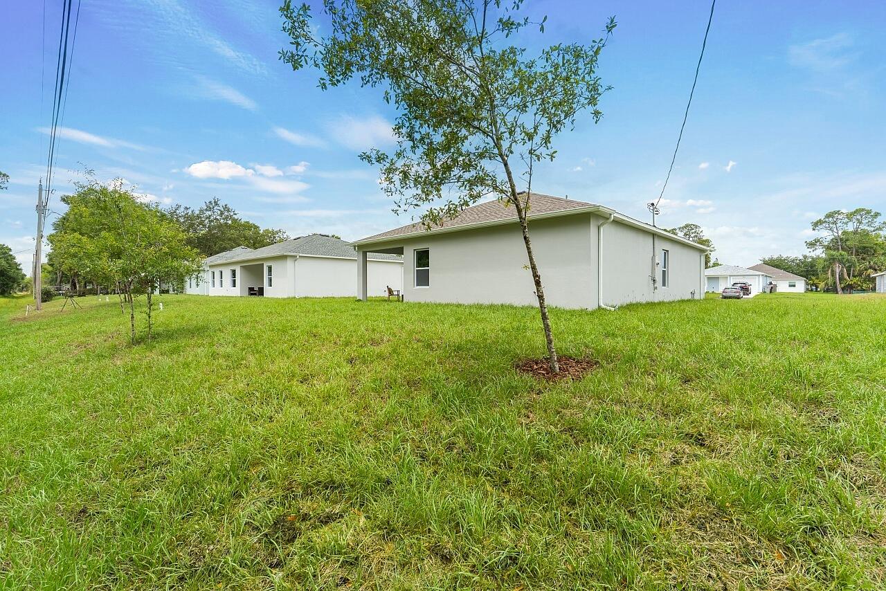 VERO LAKE ESTATES UNIT P - Residential
