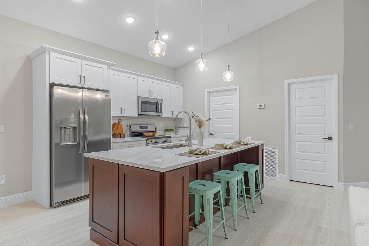 VERO LAKE ESTATES UNIT P - Residential