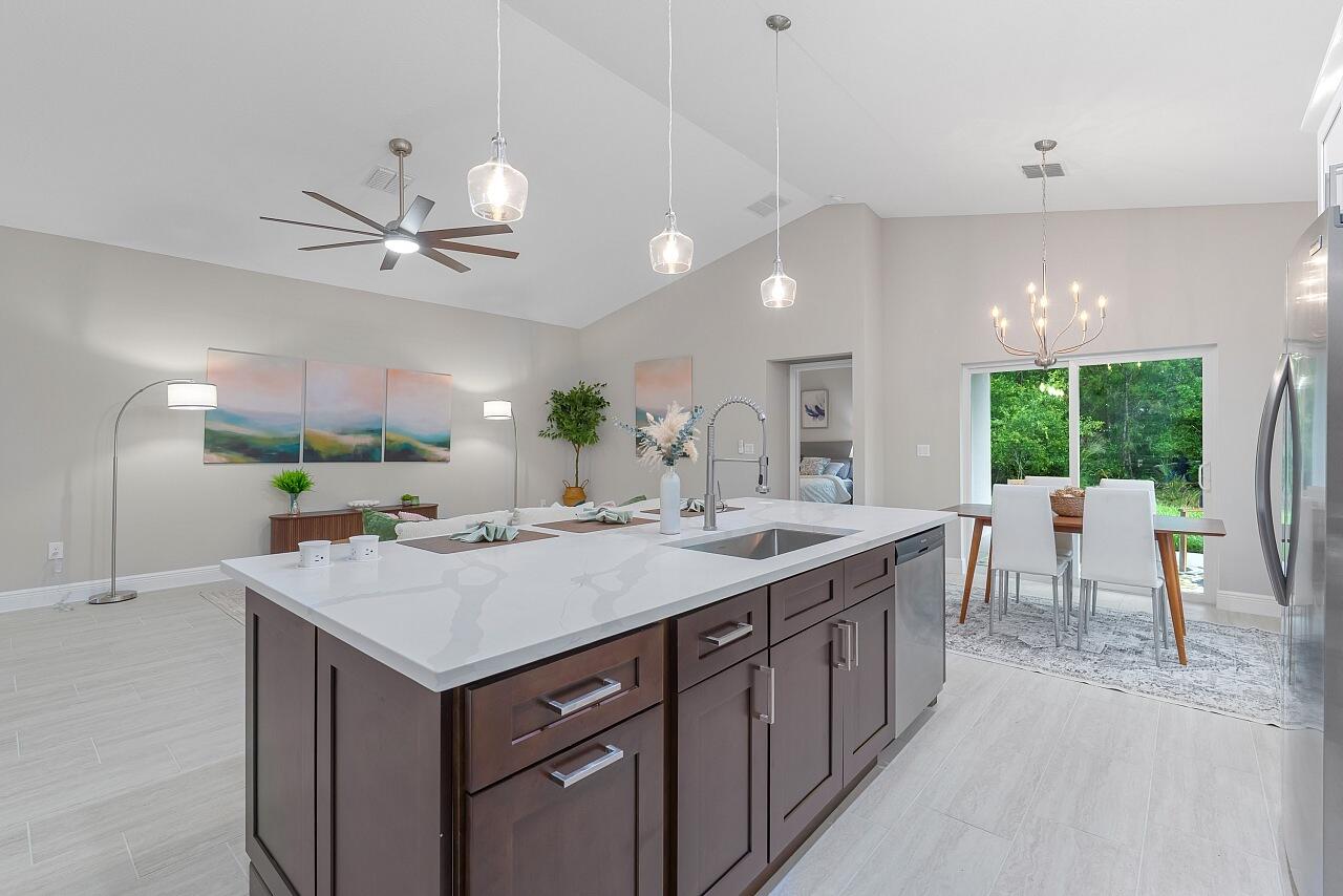 VERO LAKE ESTATES UNIT P - Residential