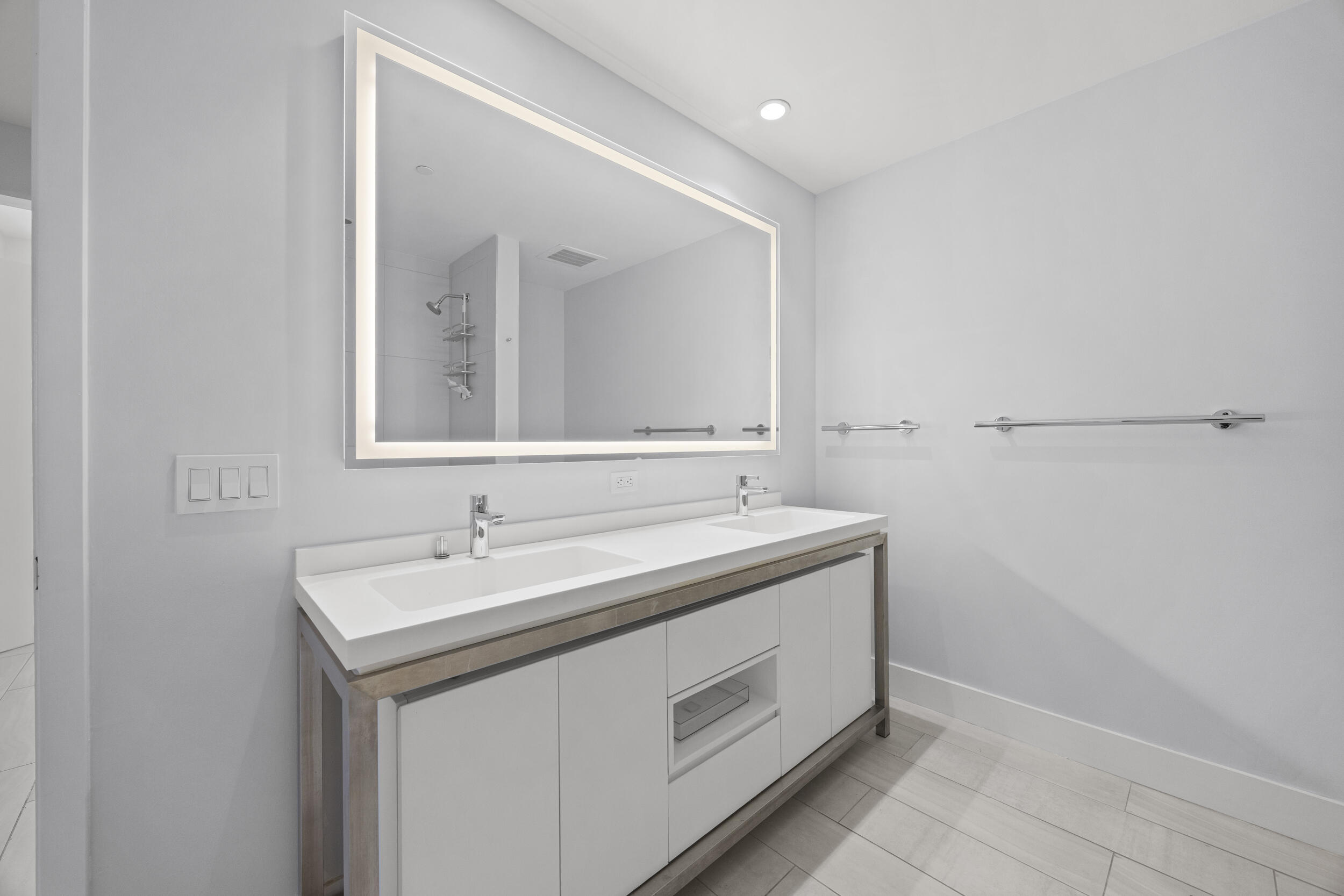 METROPICA NORTH TOWER ONE - Residential