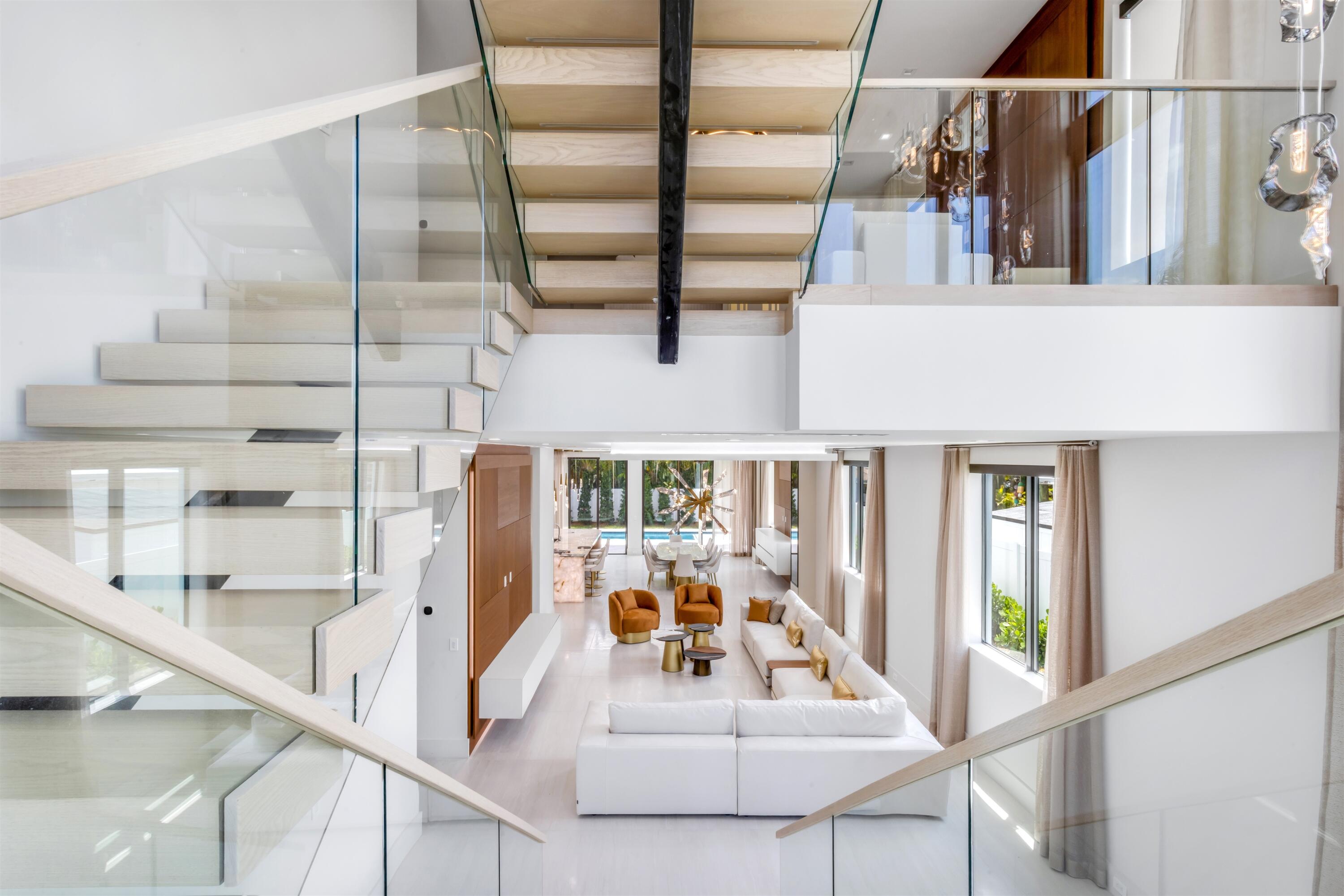 KINGS COURT - Residential