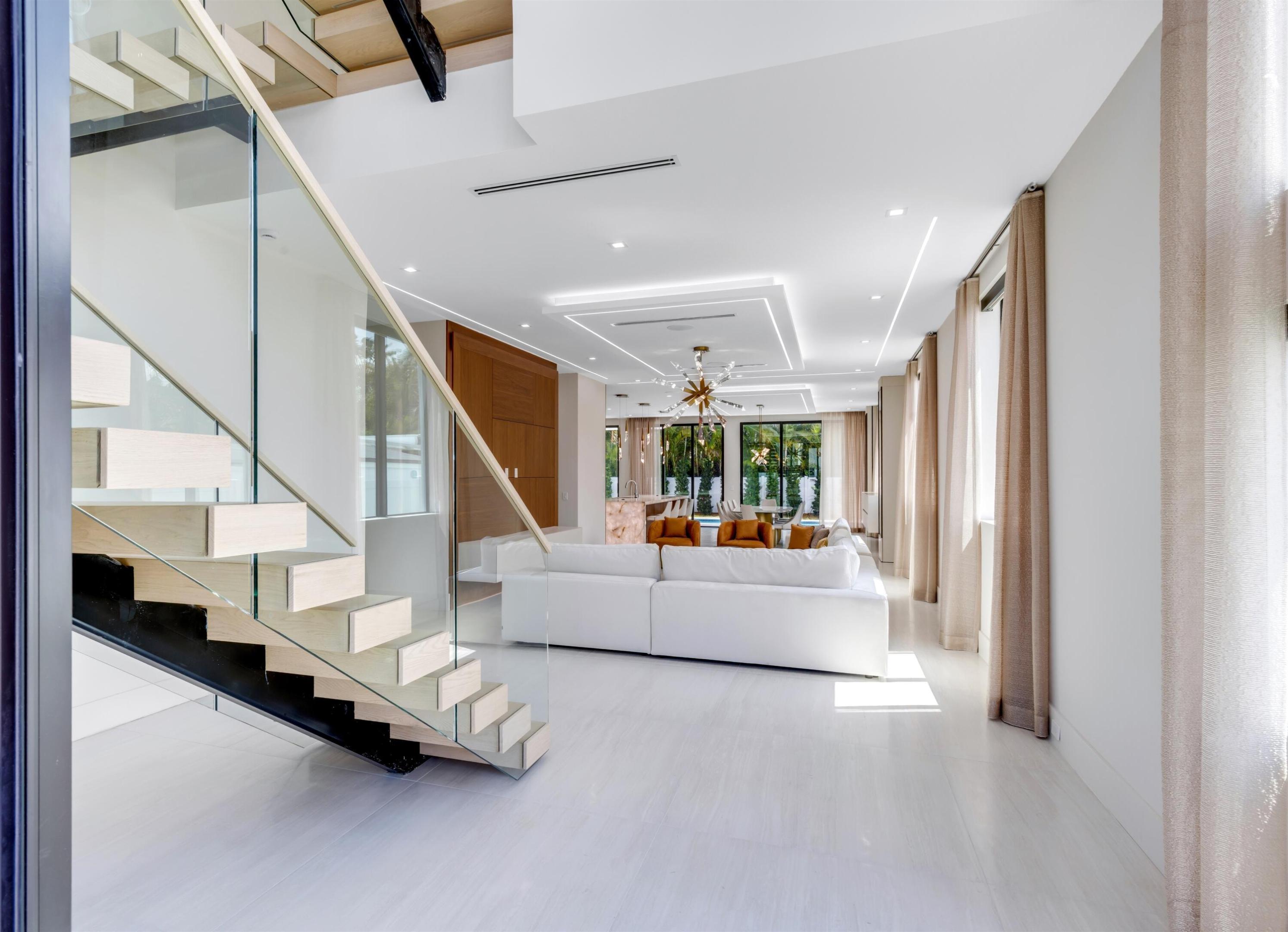 KINGS COURT - Residential