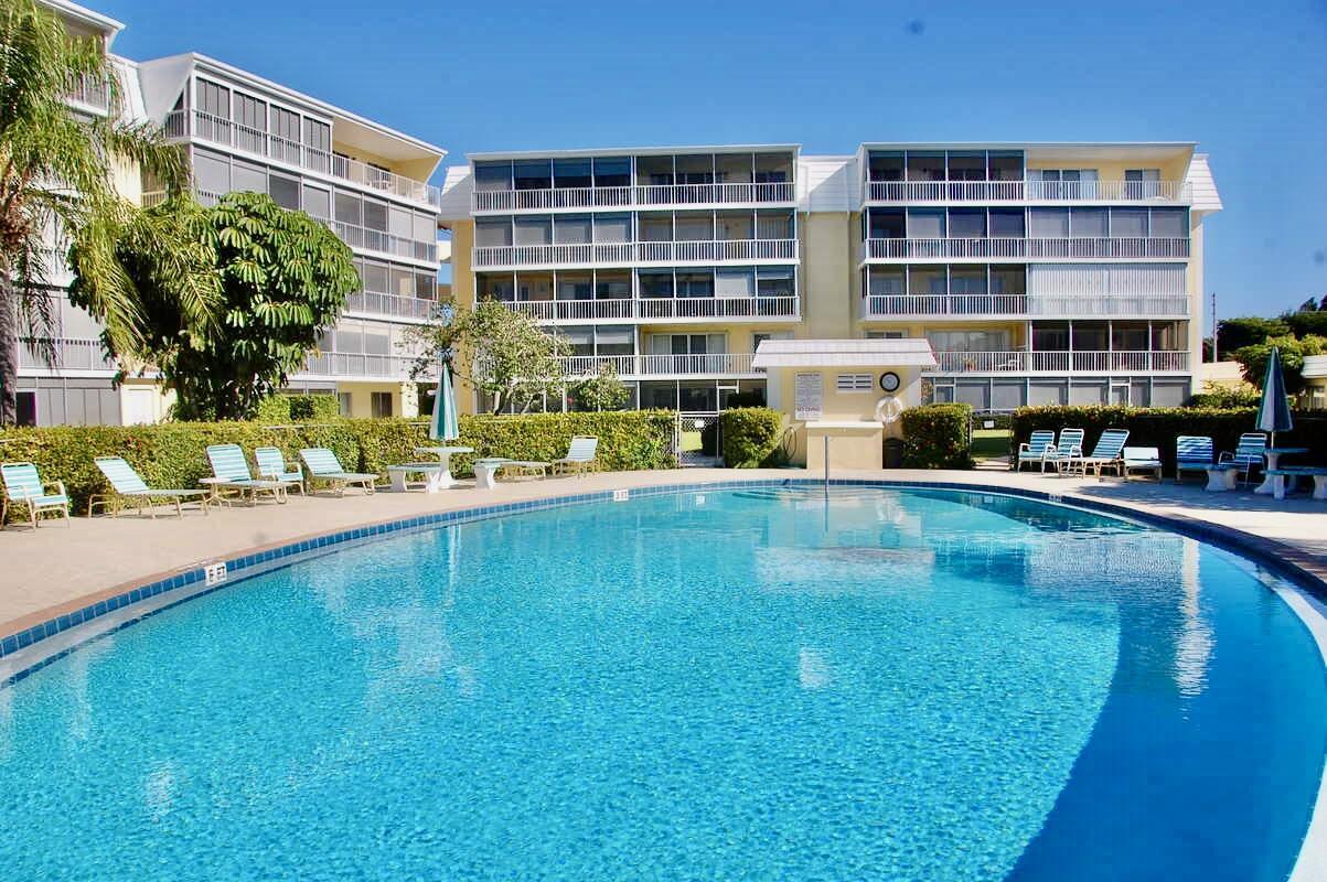 ATLANTIS SHERBROOKE VILLAS CONDO - Residential