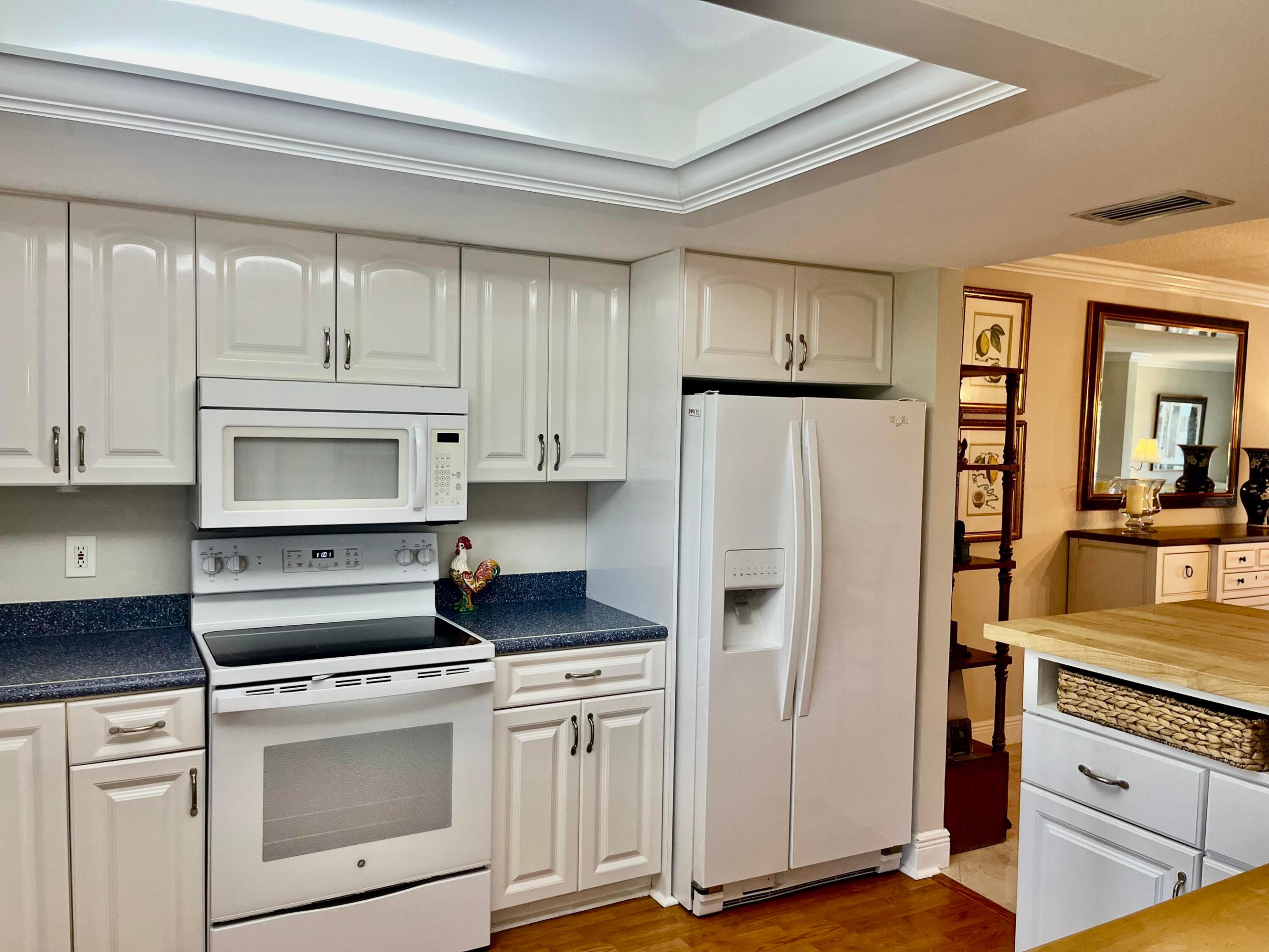 ATLANTIS SHERBROOKE VILLAS CONDO - Residential