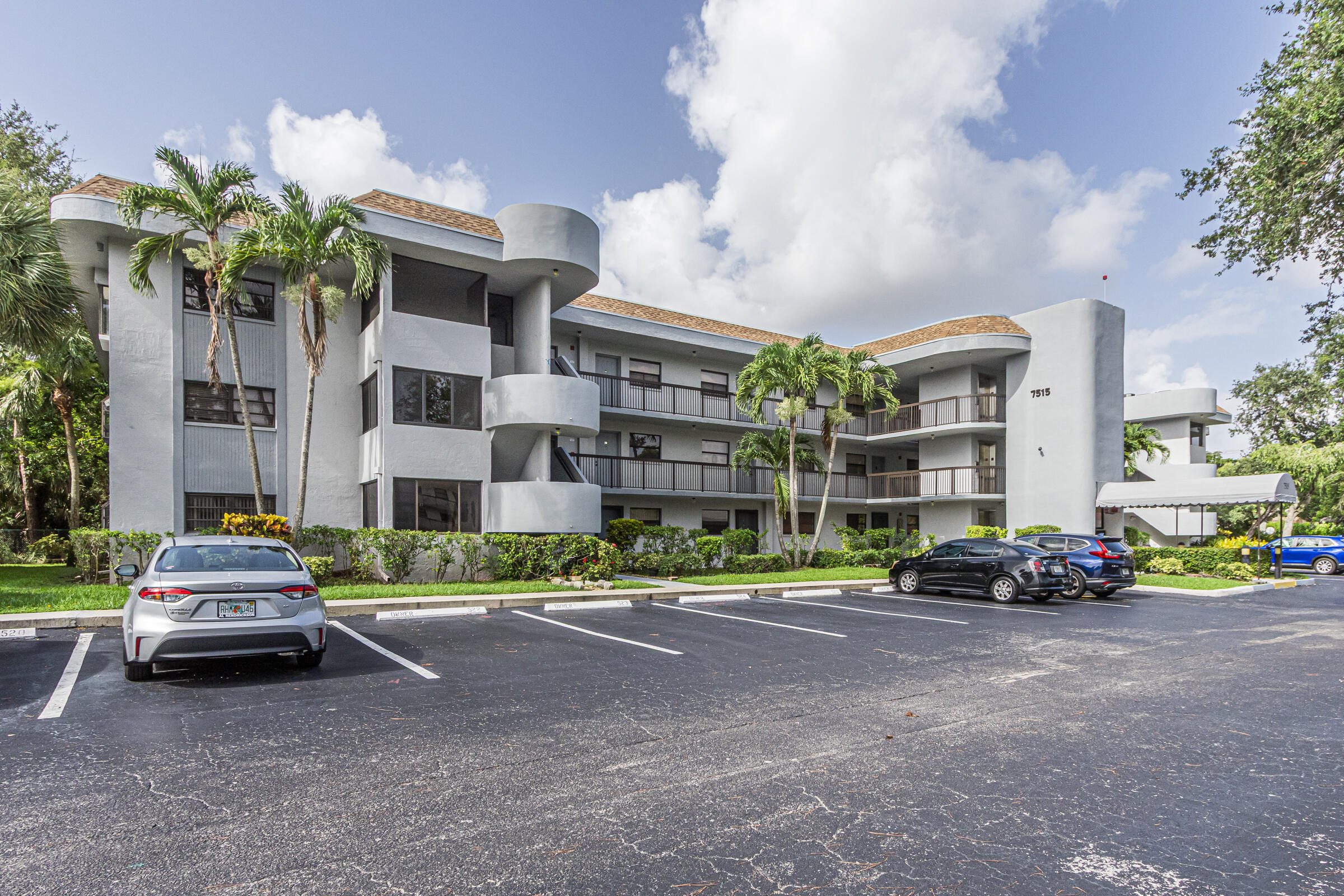 BONAIRE AT WOODMONT NO 5-B - Residential