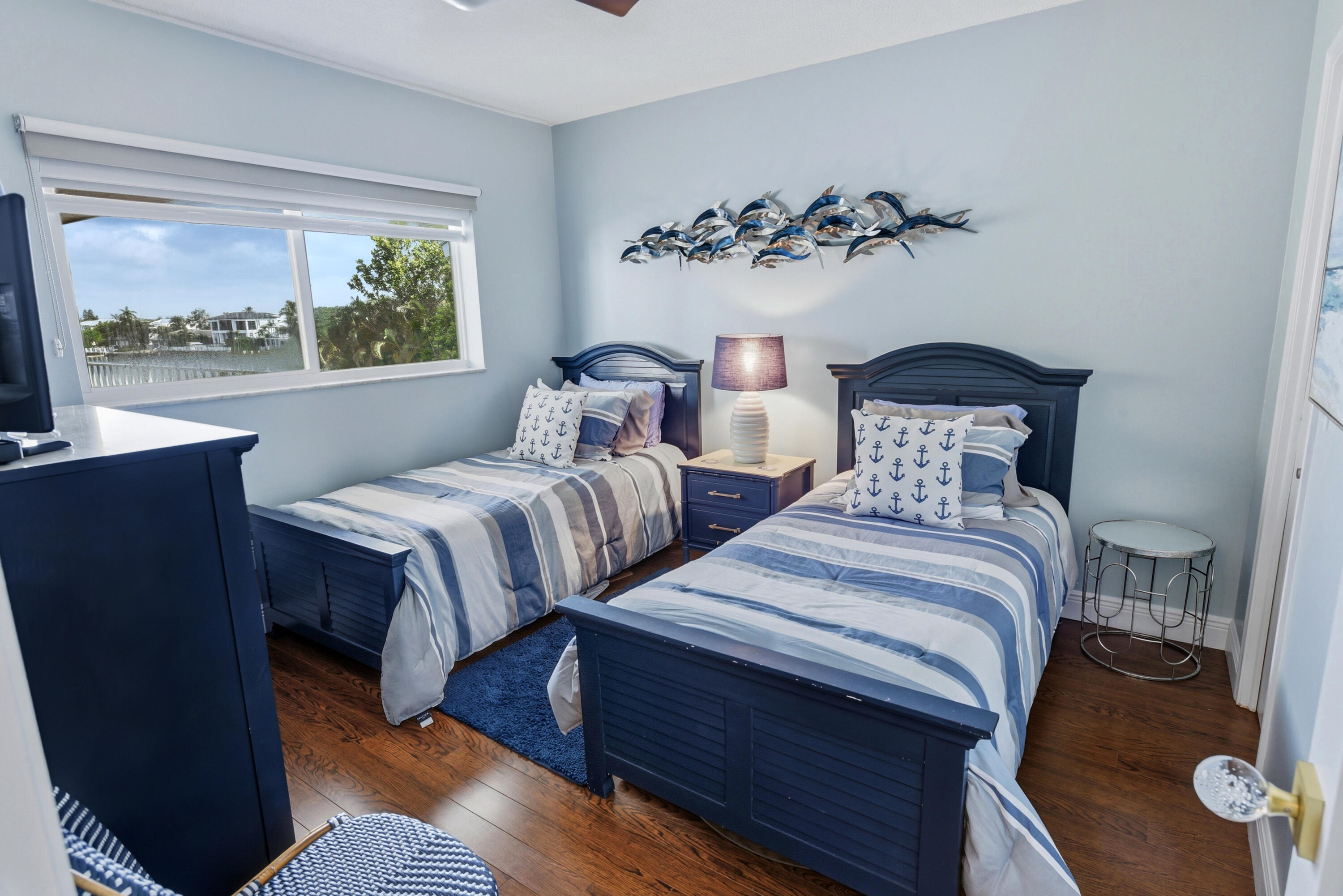 WELLINGTON ARMS CONDOS - Residential