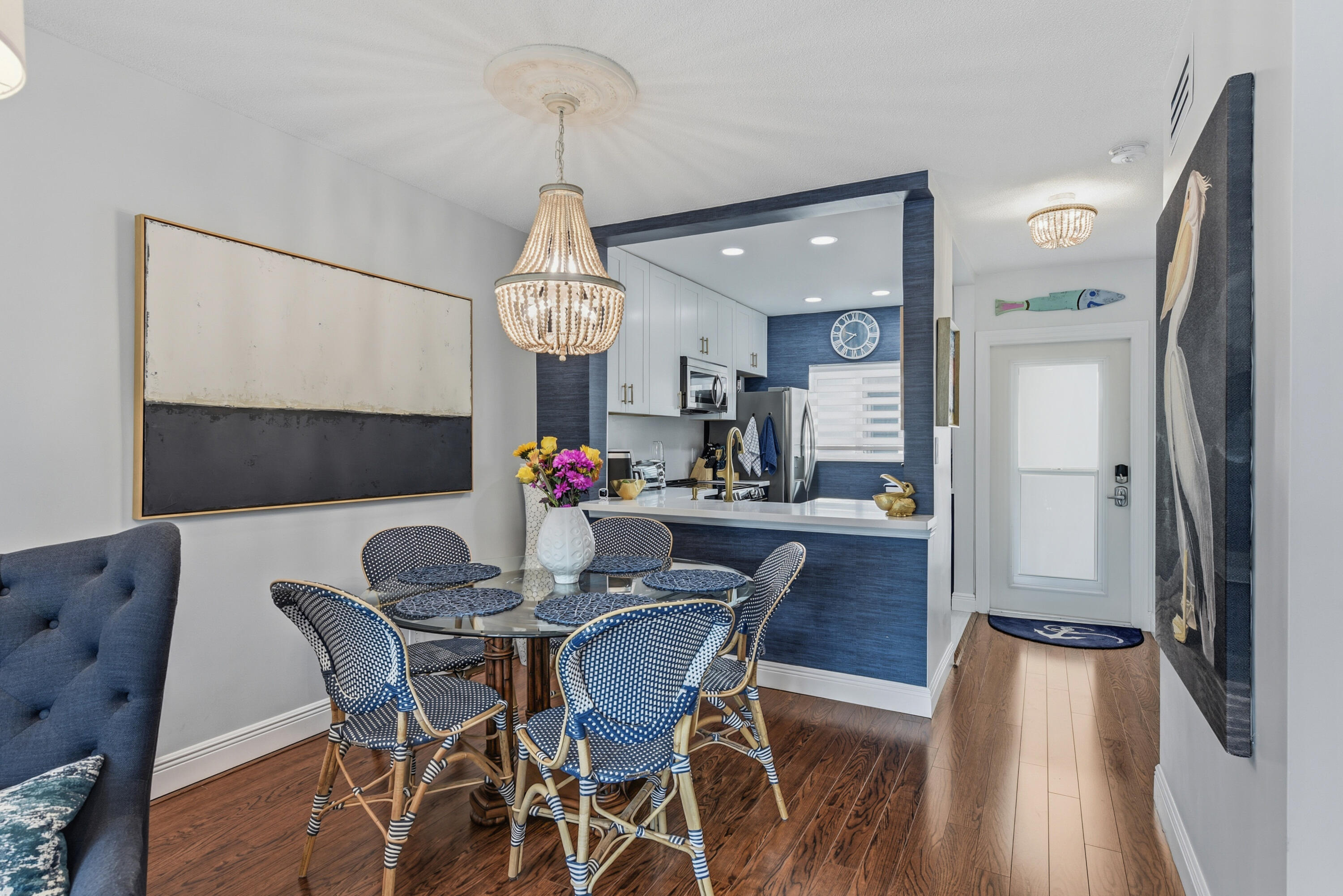 WELLINGTON ARMS CONDOS - Residential