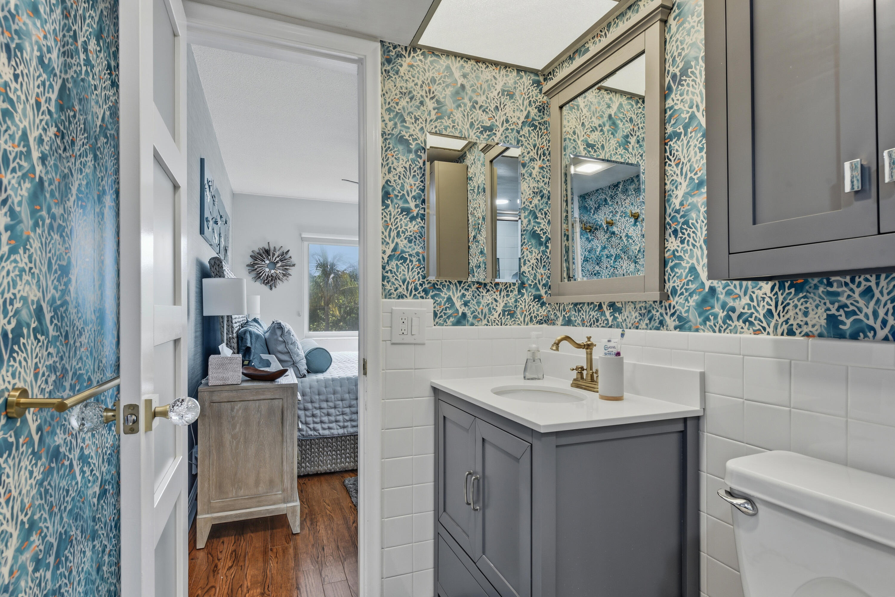 WELLINGTON ARMS CONDOS - Residential