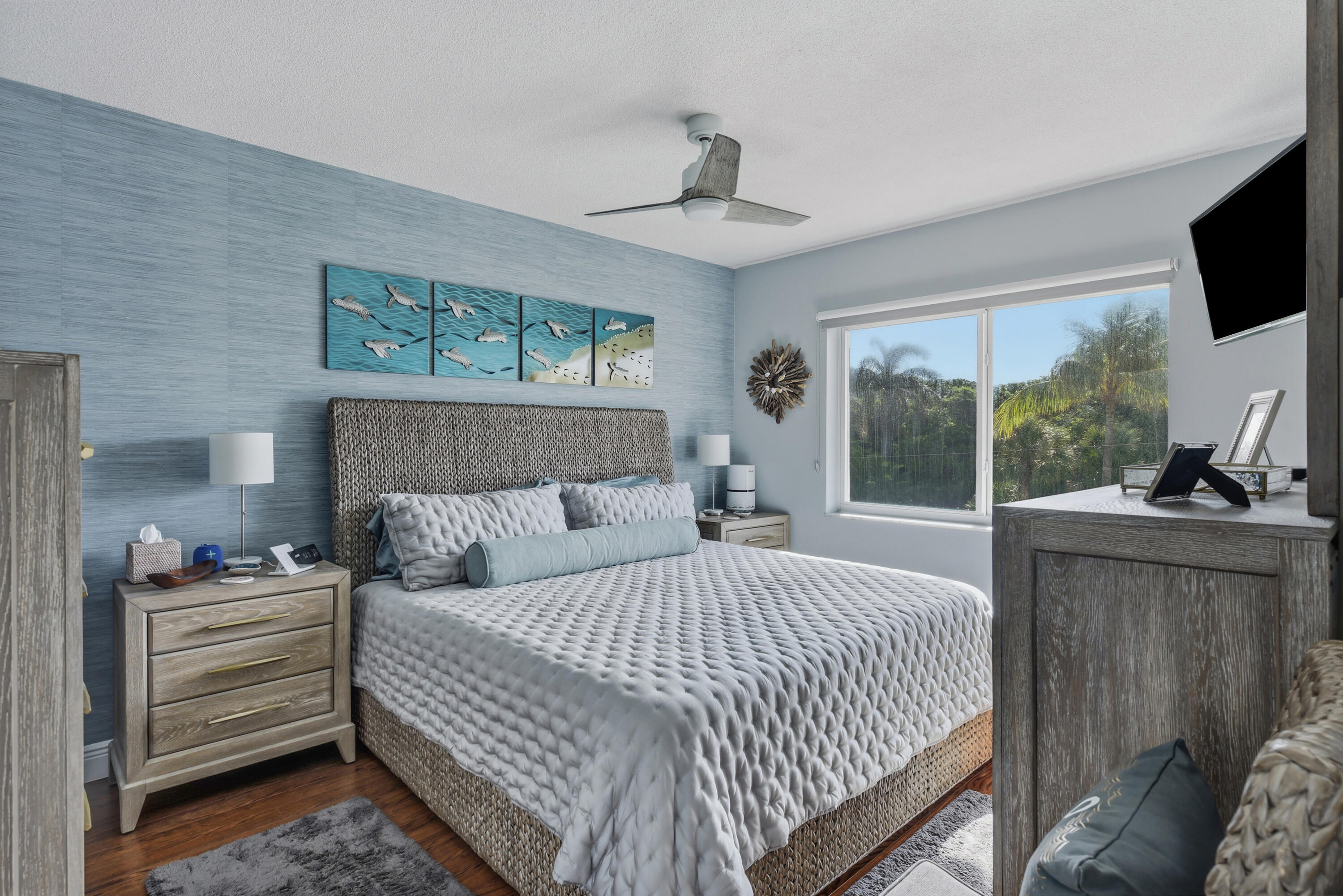 WELLINGTON ARMS CONDOS - Residential