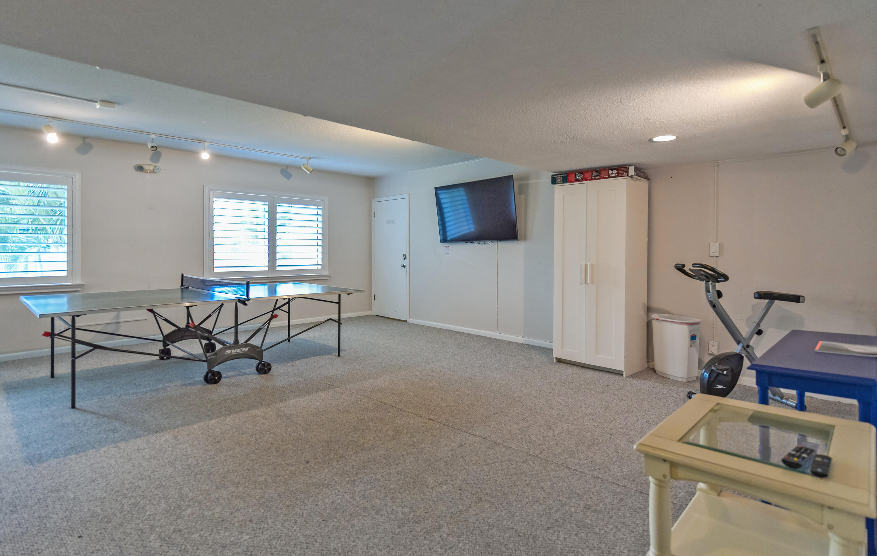 WELLINGTON ARMS CONDOS - Residential