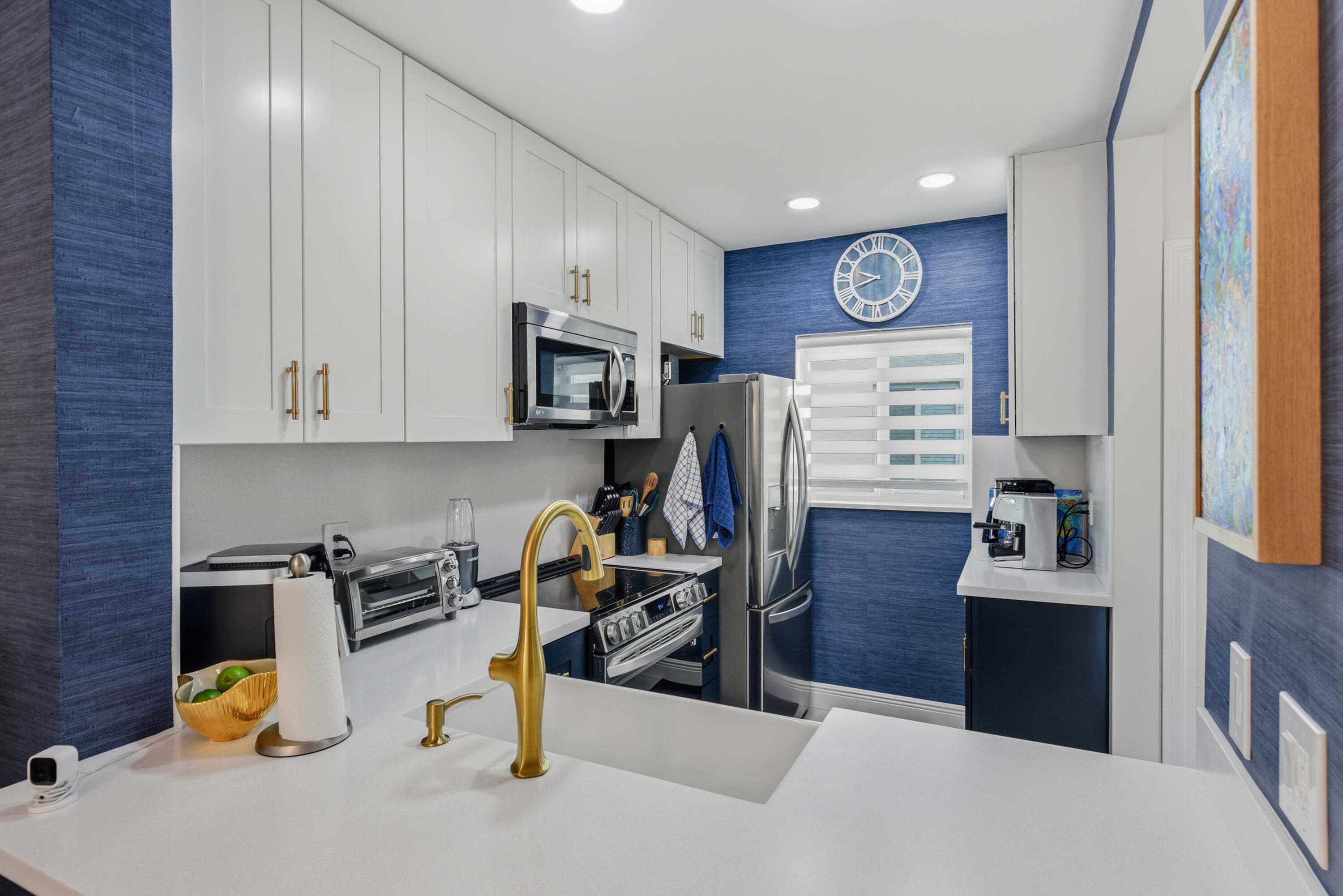 WELLINGTON ARMS CONDOS - Residential