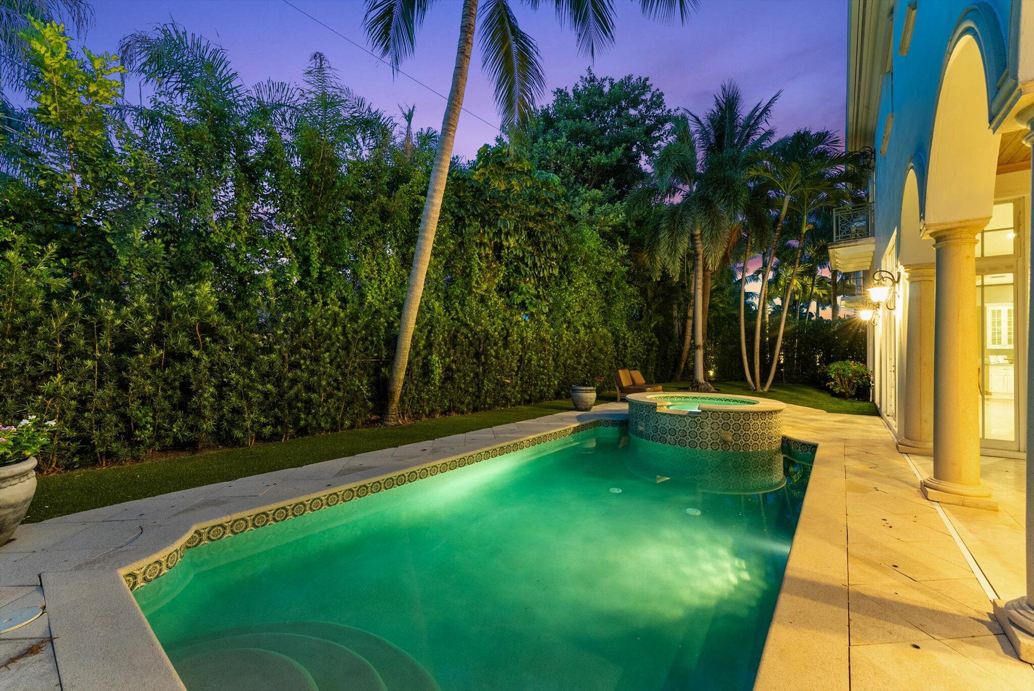 BOCA VILLAS - Residential