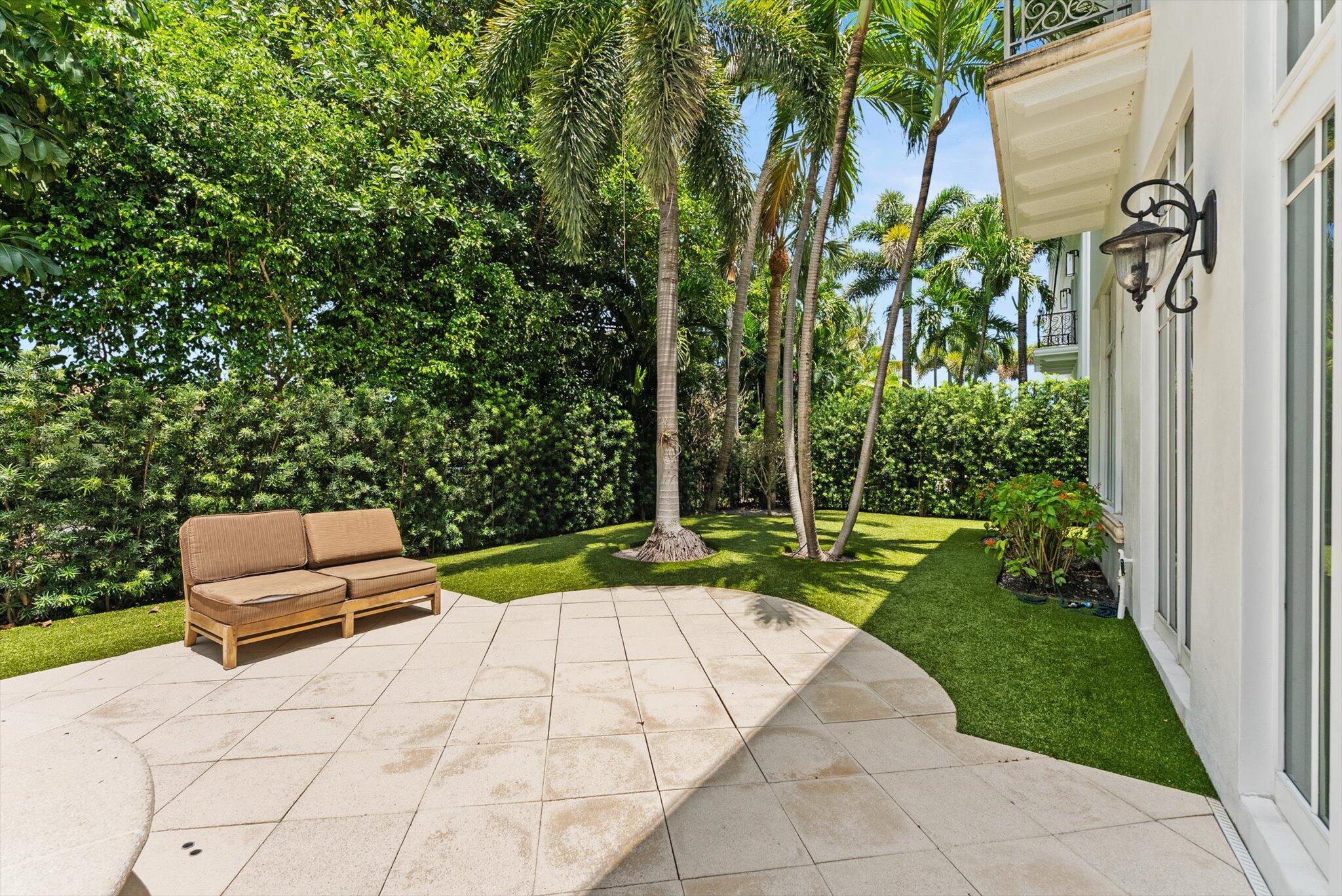 BOCA VILLAS - Residential