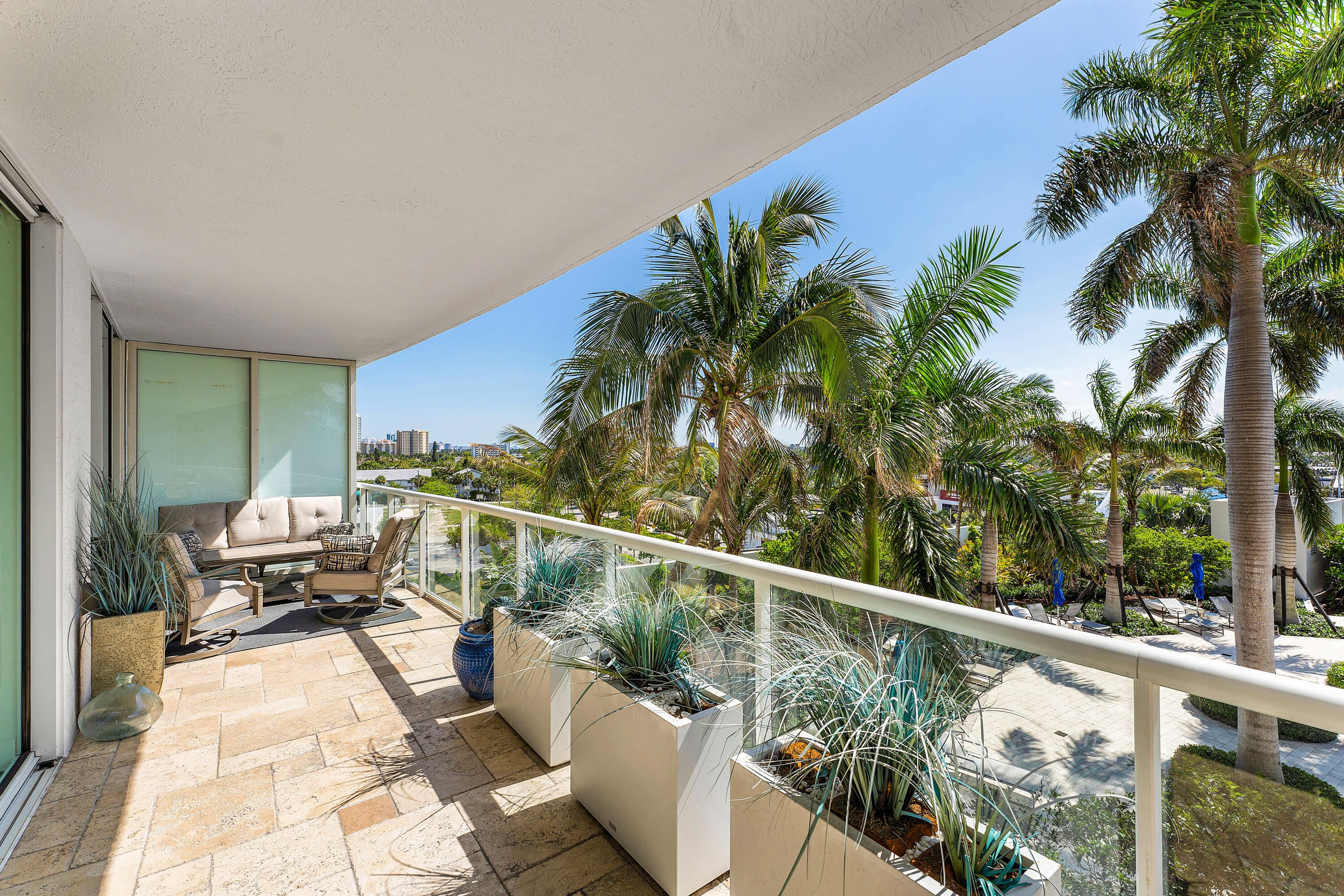 PLAZA AT OCEANSIDE (THE) CONDO - Residential