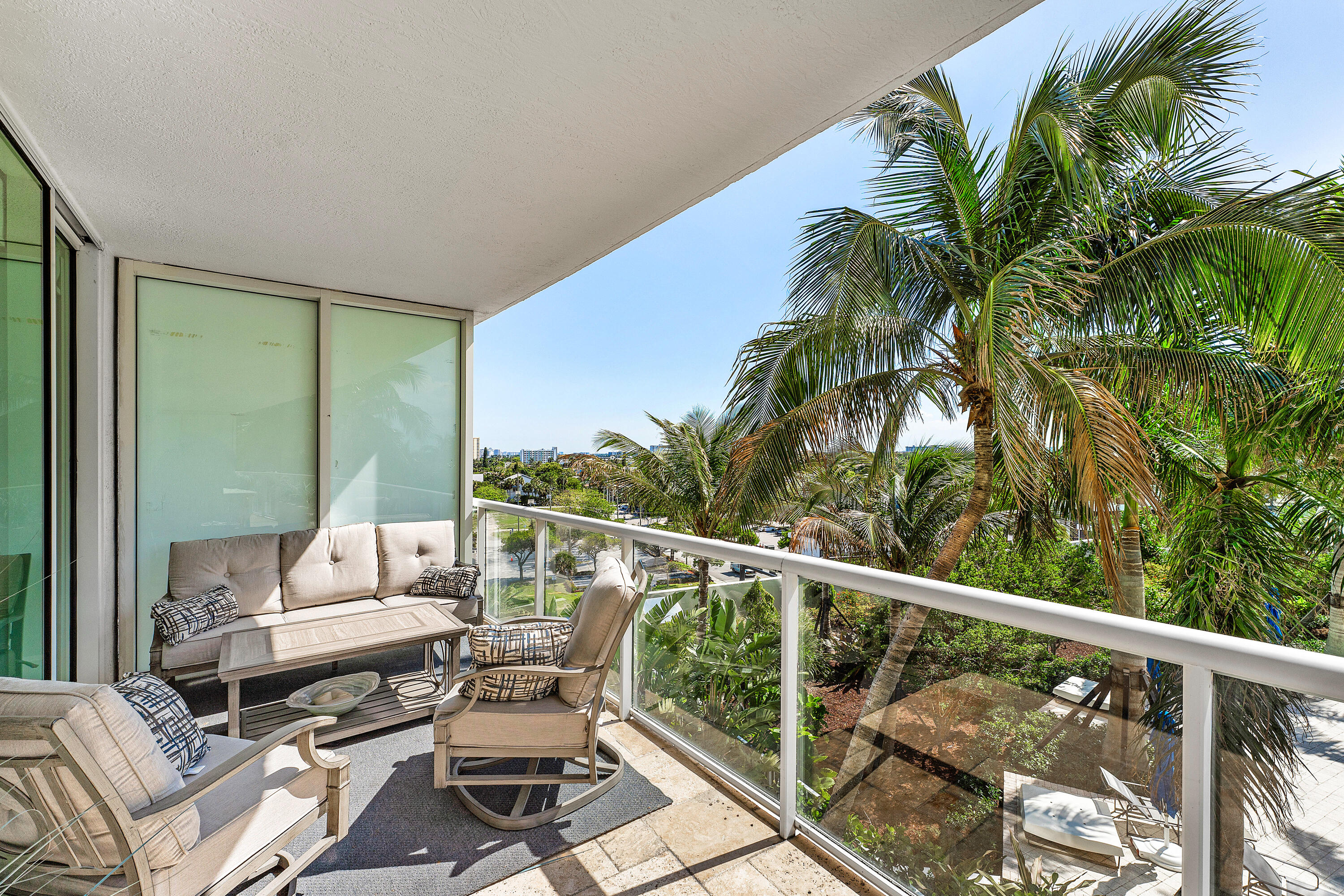 PLAZA AT OCEANSIDE (THE) CONDO - Residential