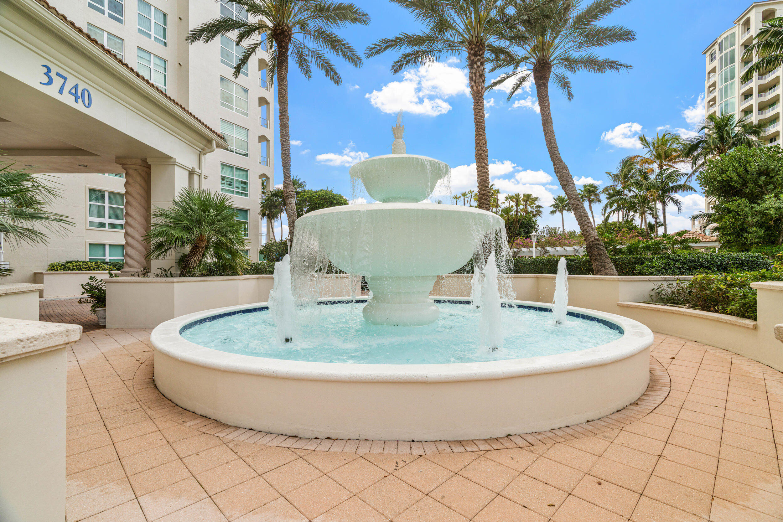 TOSCANA SOUTH TOWER III - Residential