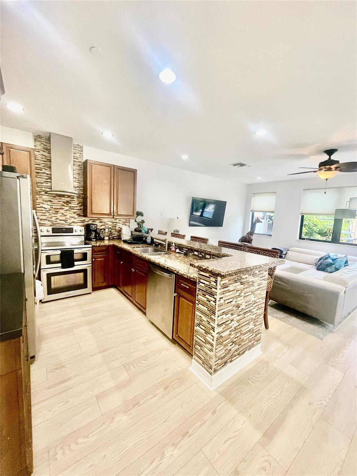 VICTORIA PARK CORR AMEN PLAT - Residential Lease