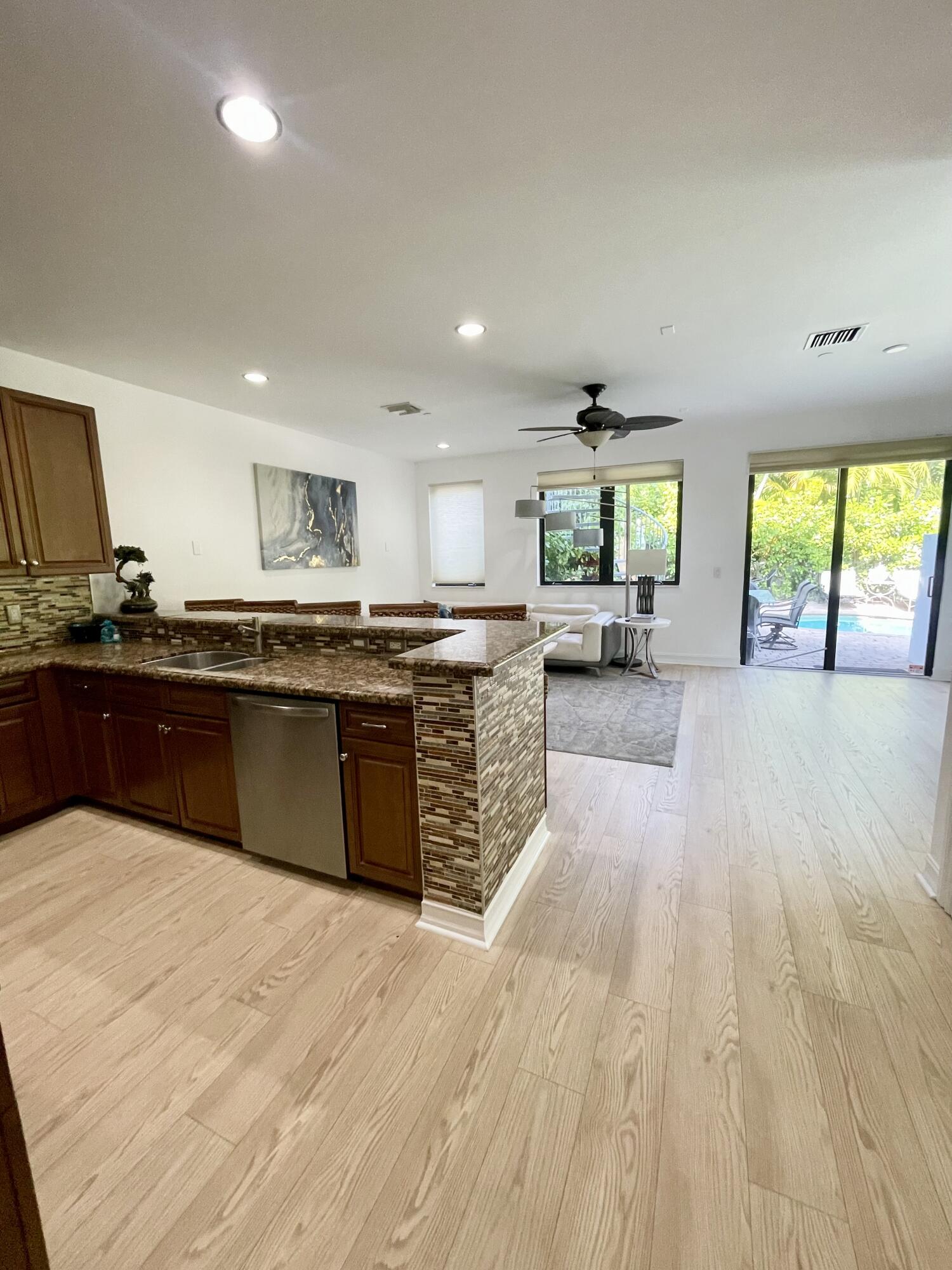 VICTORIA PARK CORR AMEN PLAT - Residential Lease