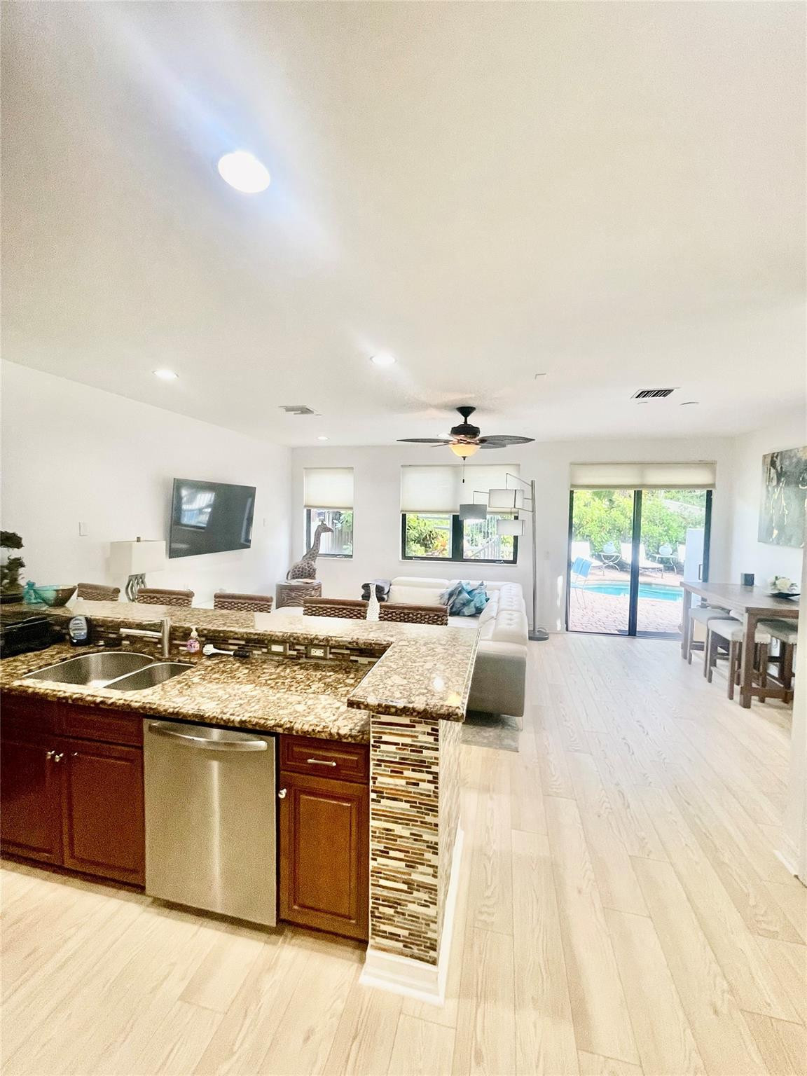 VICTORIA PARK CORR AMEN PLAT - Residential Lease
