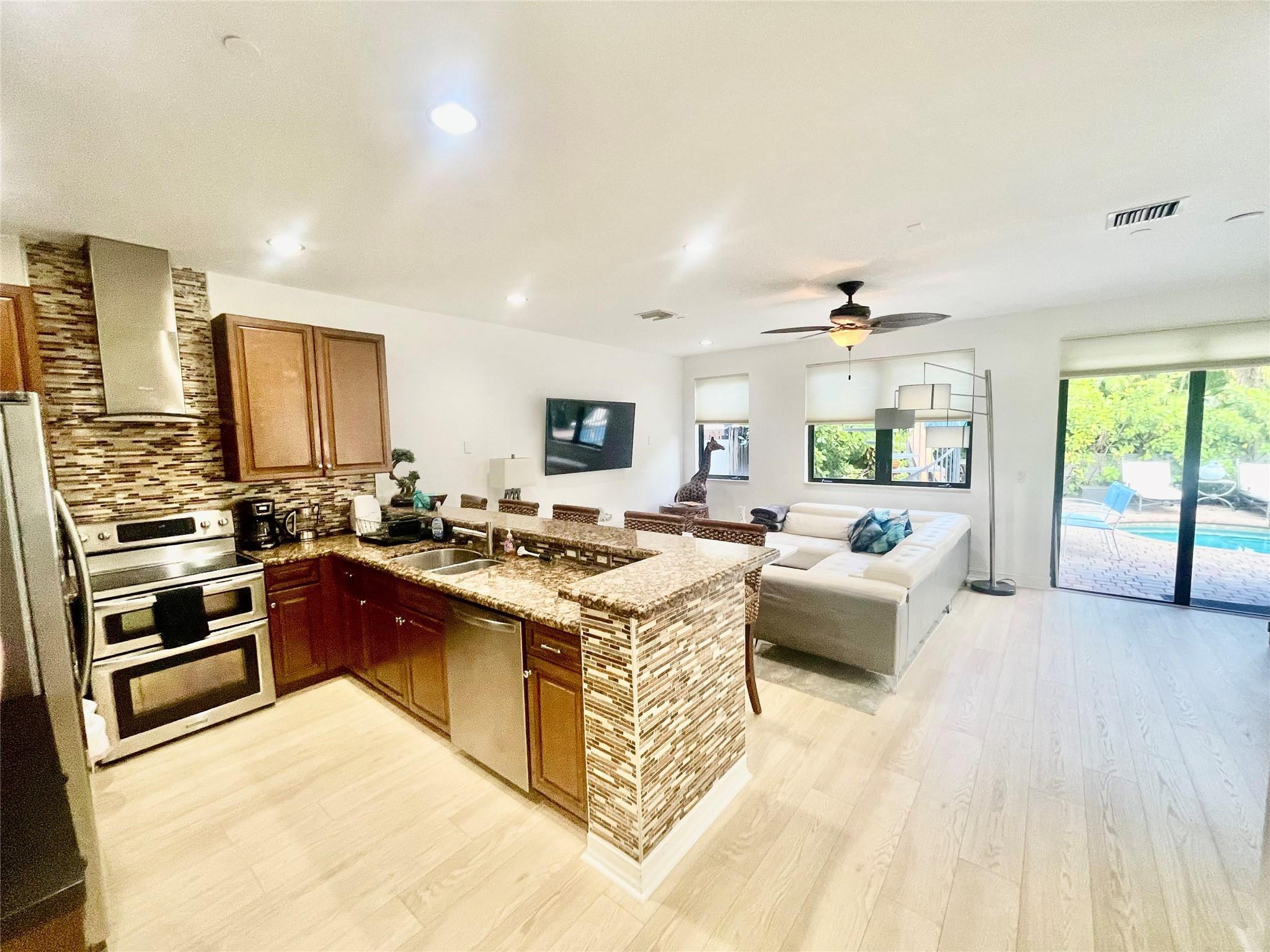 VICTORIA PARK CORR AMEN PLAT - Residential Lease