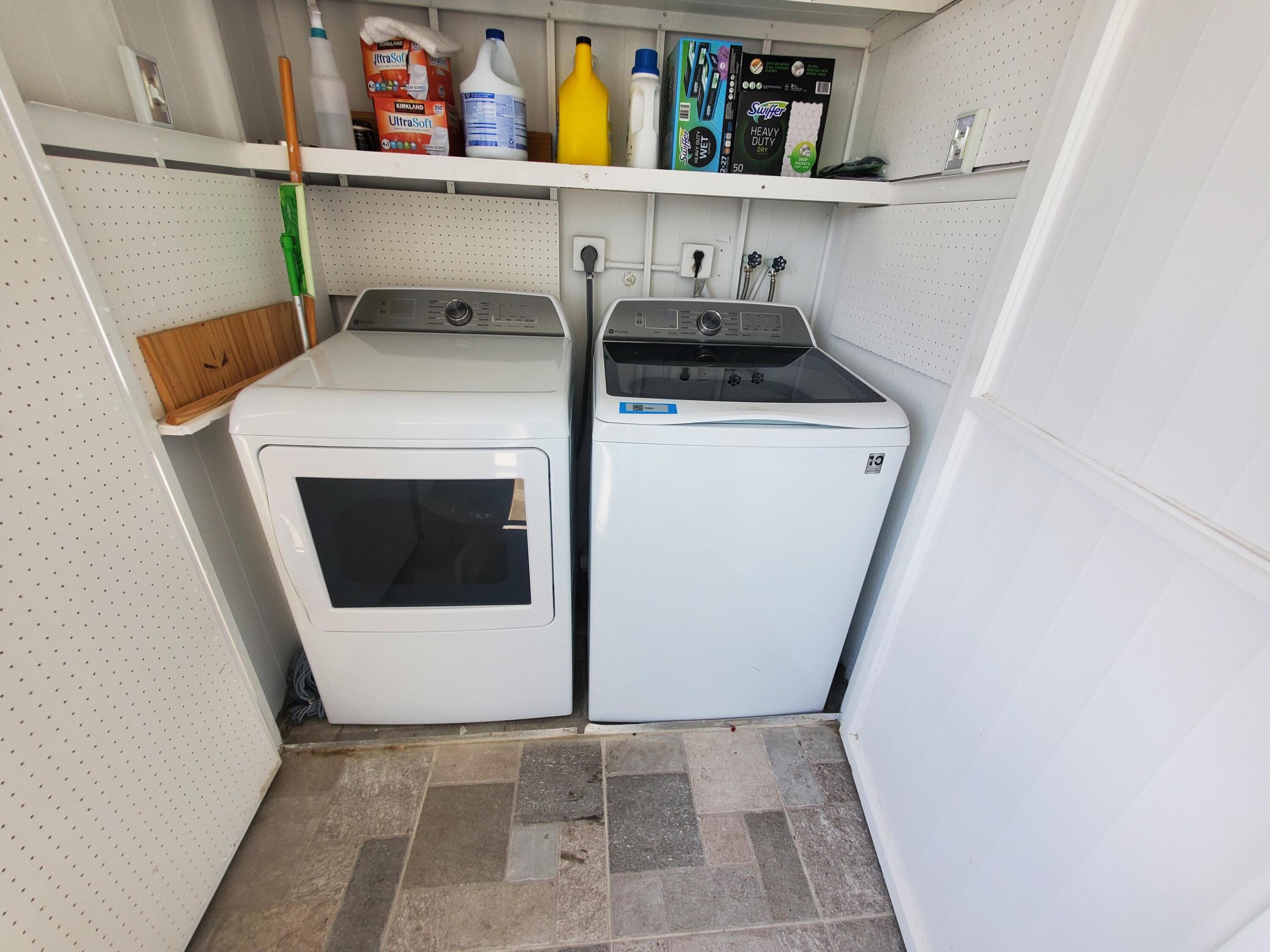 KINGS POINT SAXONY CONDOS - Residential Lease