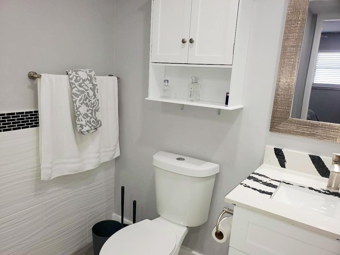 KINGS POINT SAXONY CONDOS - Residential Lease