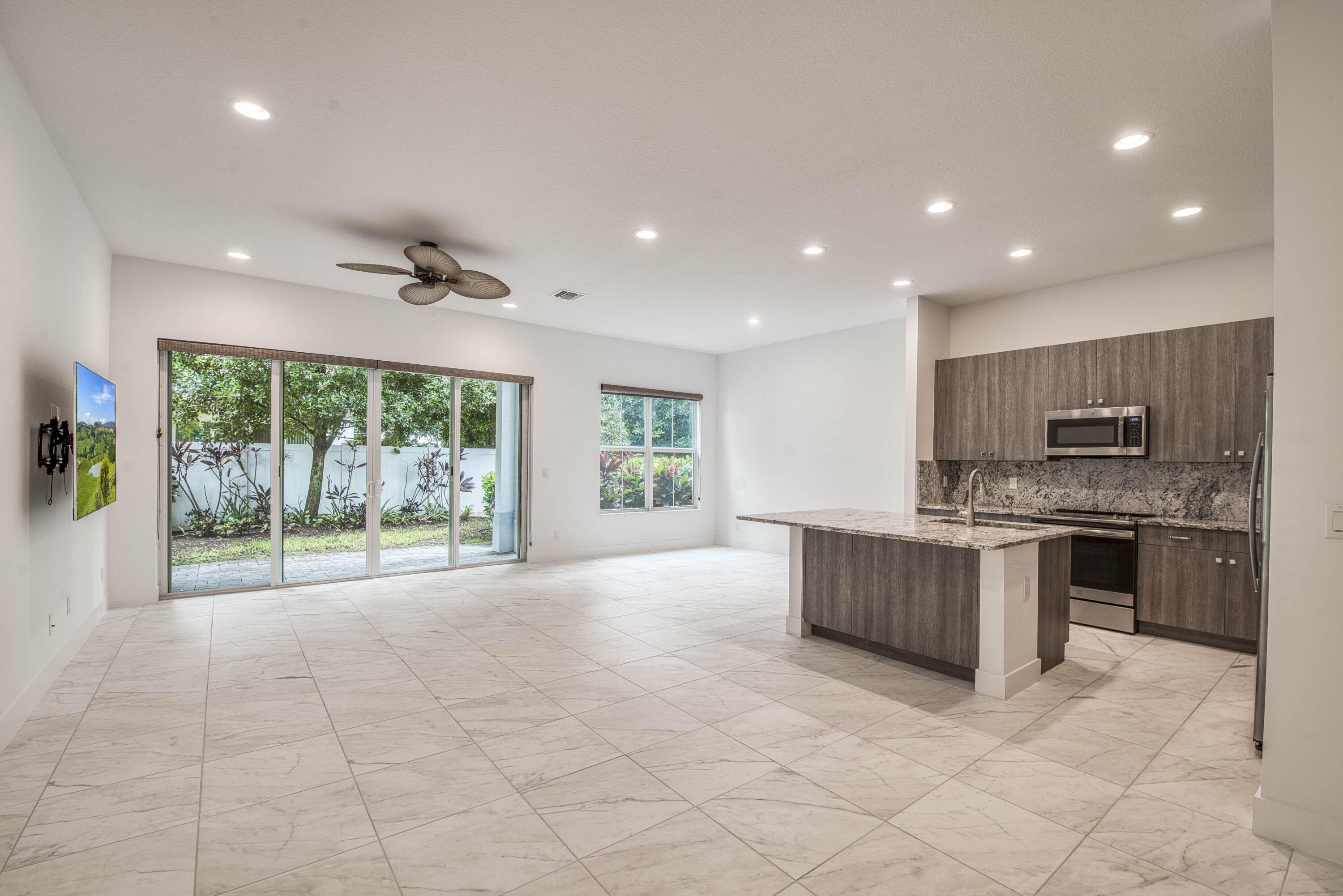 Pointe Midtown - Residential