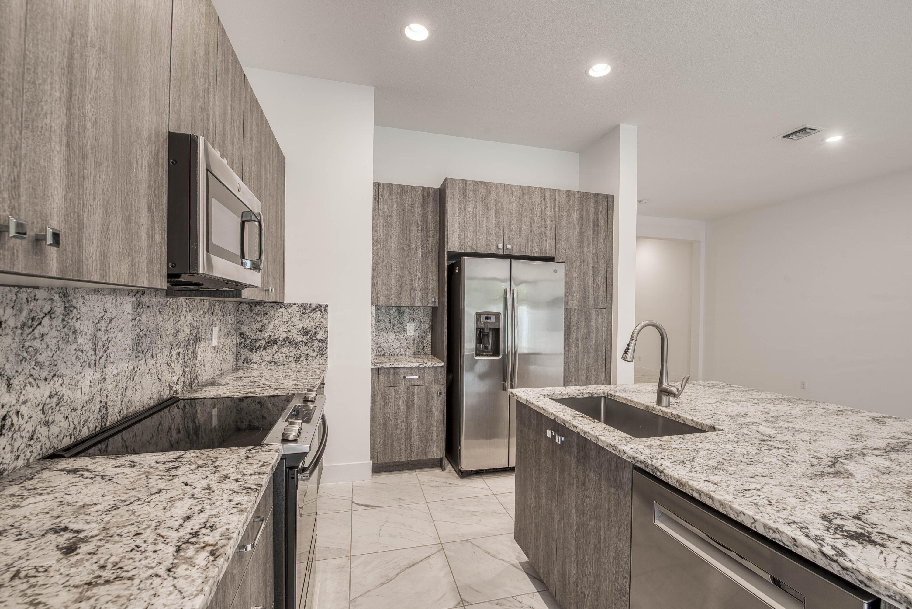 Pointe Midtown - Residential
