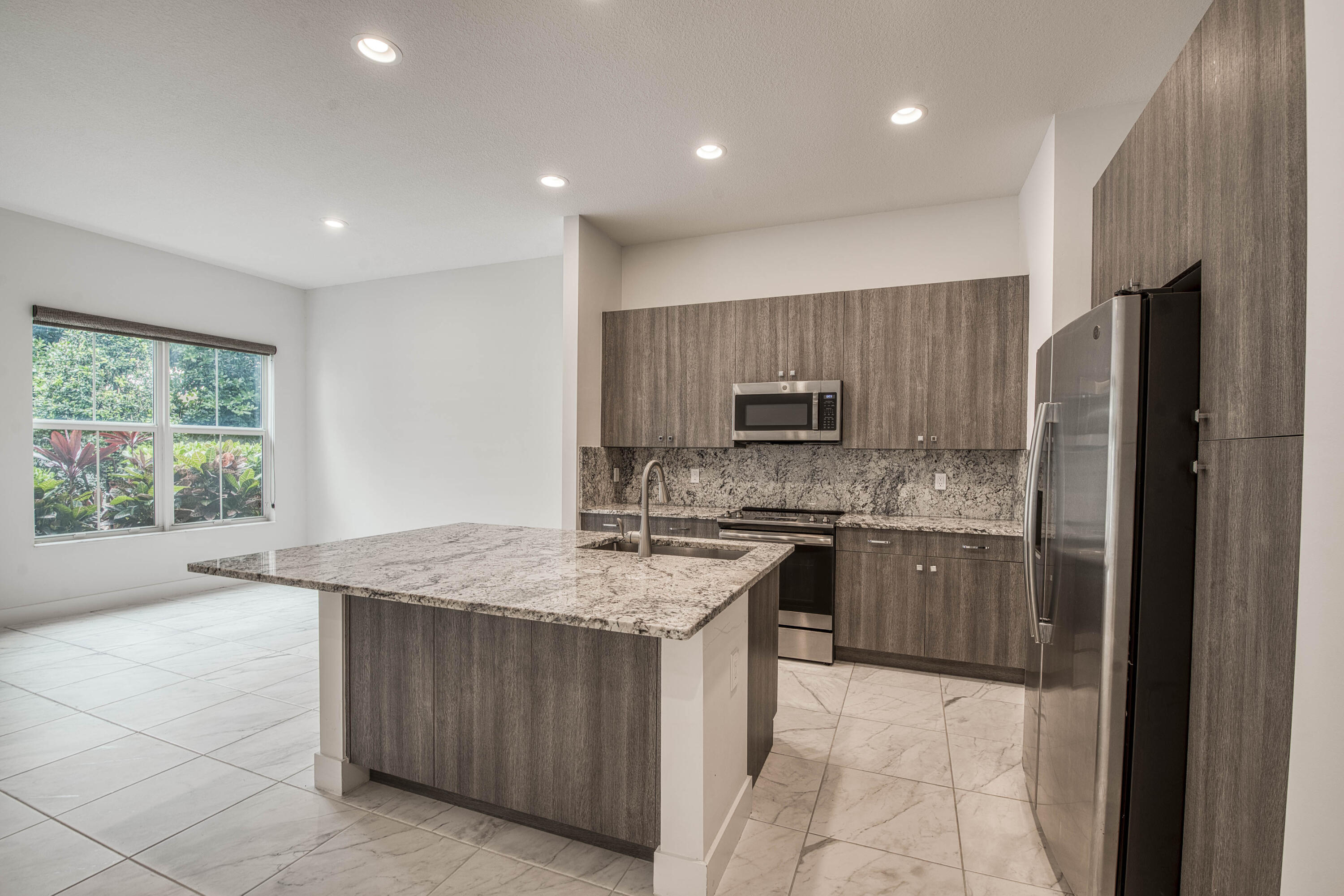 Pointe Midtown - Residential