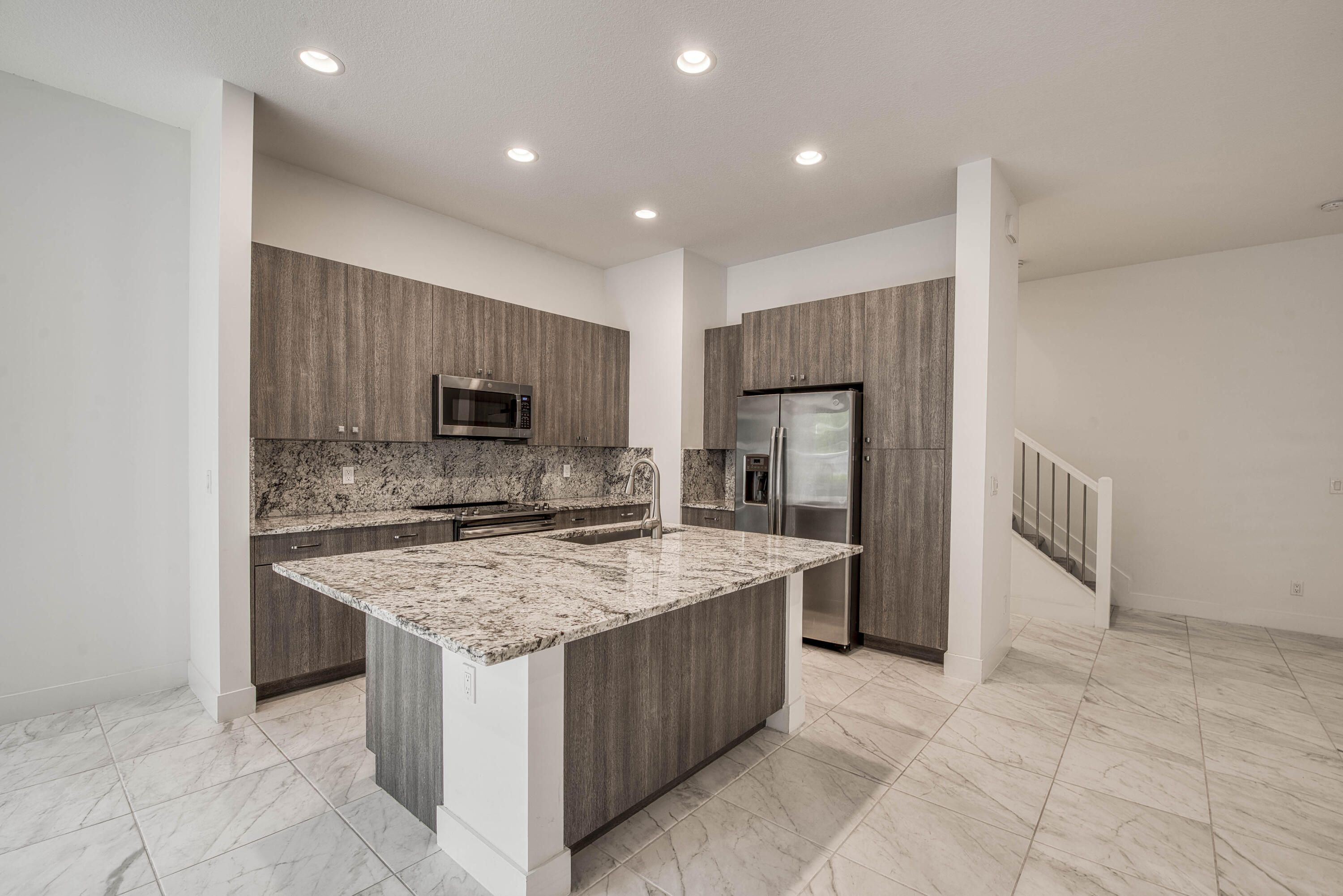 Pointe Midtown - Residential