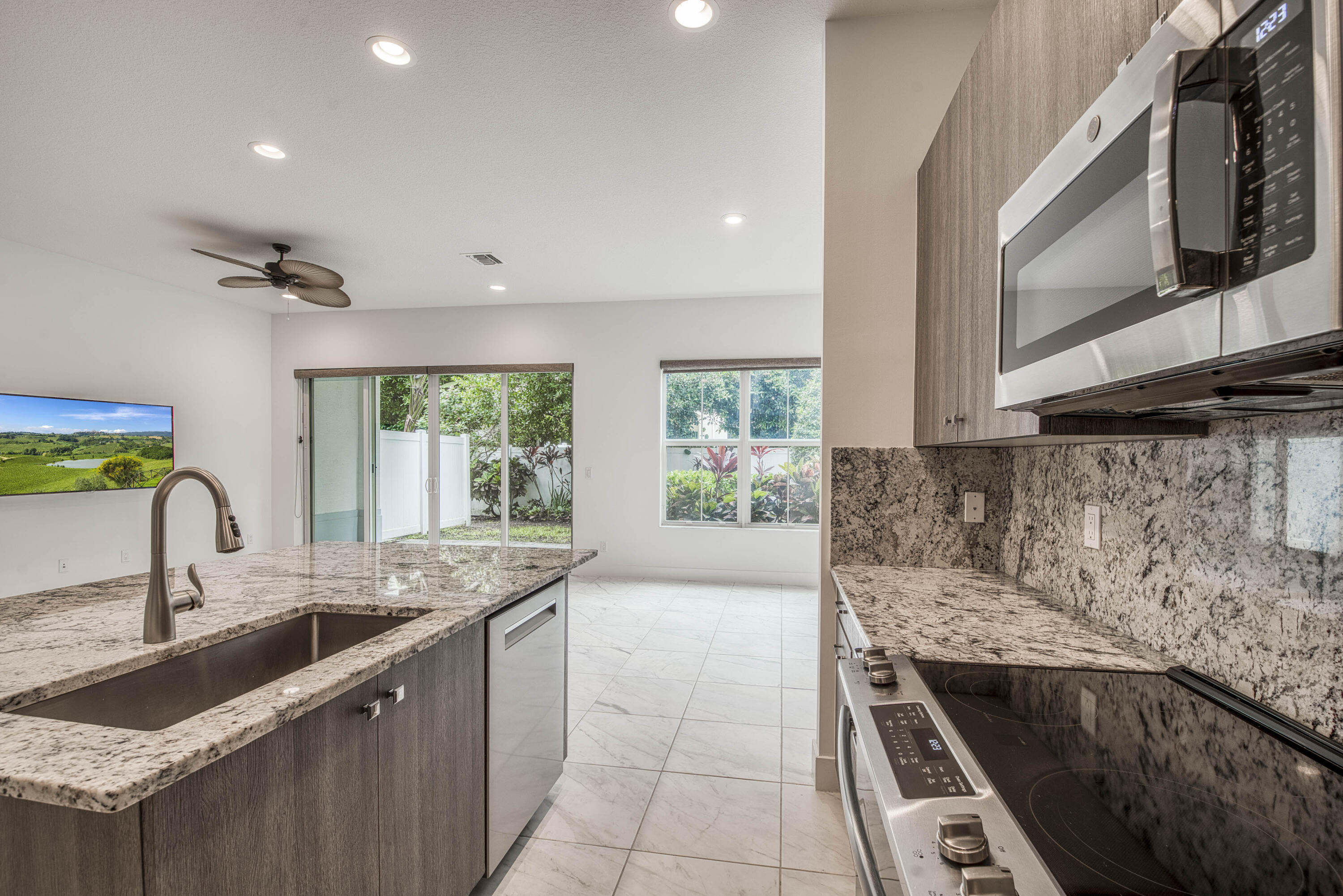 Pointe Midtown - Residential