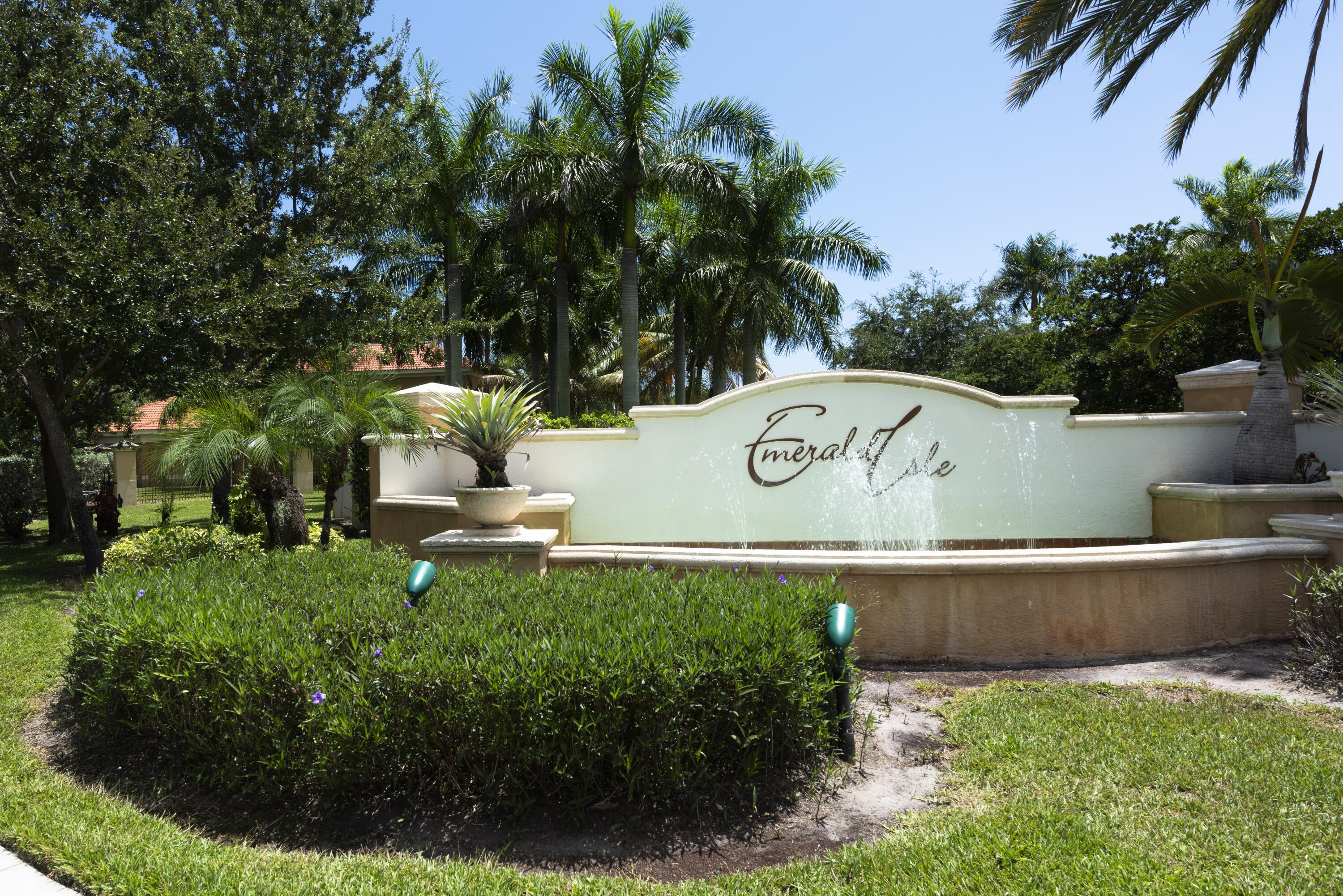 EMERALD ISLE AT LAGUNA LAKES CONDO - Residential
