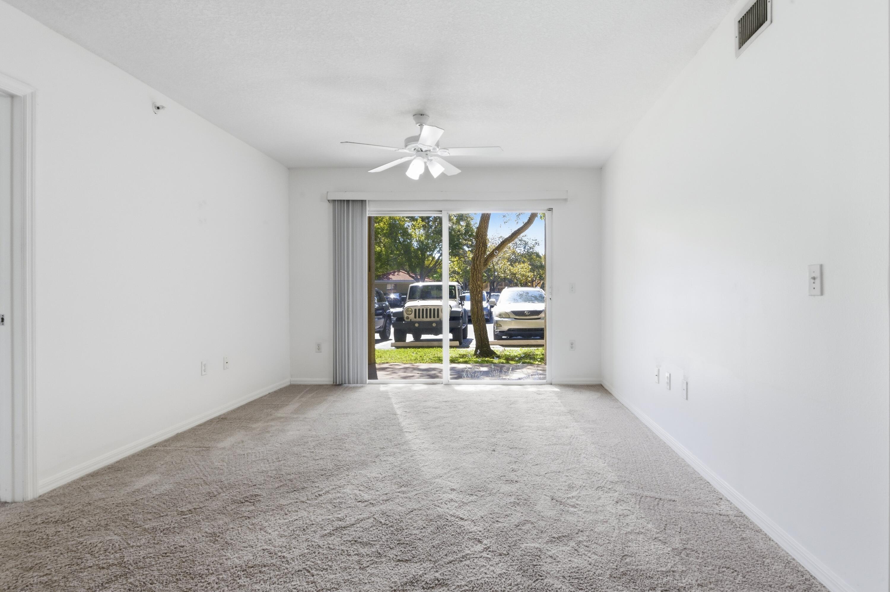 EMERALD ISLE AT LAGUNA LAKES CONDO - Residential