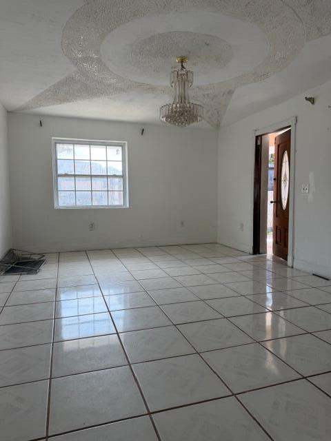 AMD PLAT OF TROPICS - Residential Lease