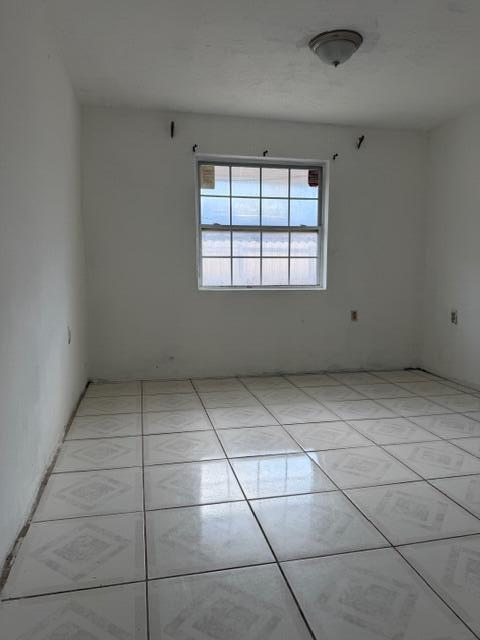 AMD PLAT OF TROPICS - Residential Lease