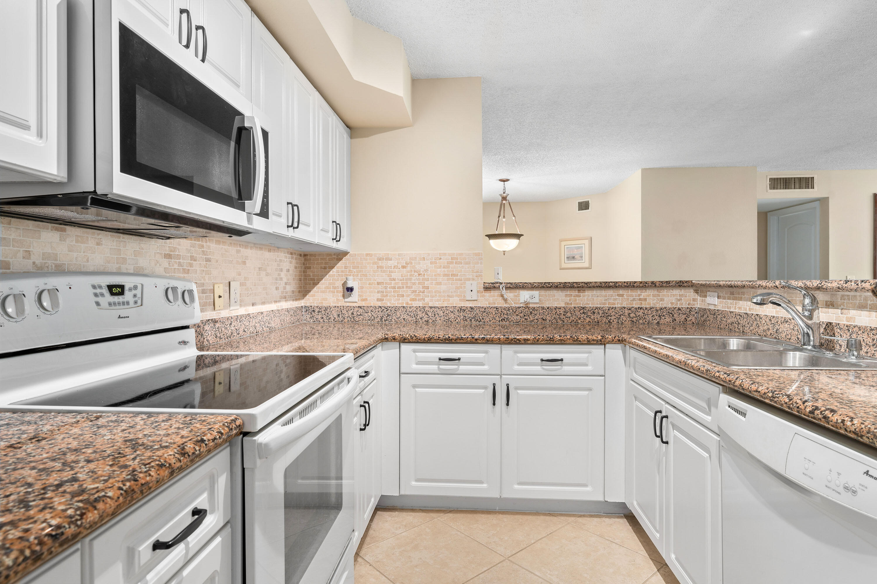 HIGHLAND BEACH CLUB CONDO - Residential