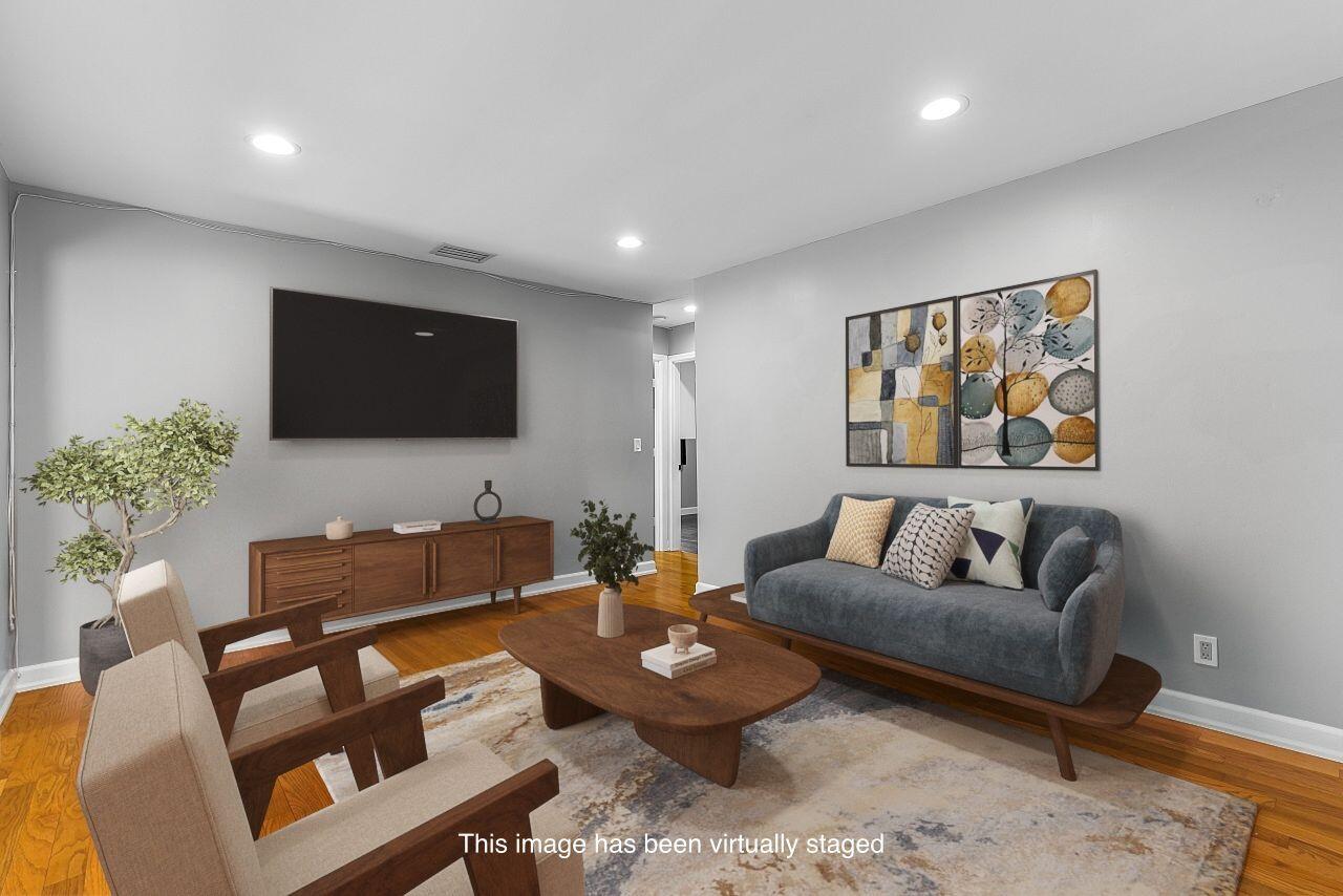 GREENWOOD VILLAGE SUB UNIT 2 - Residential