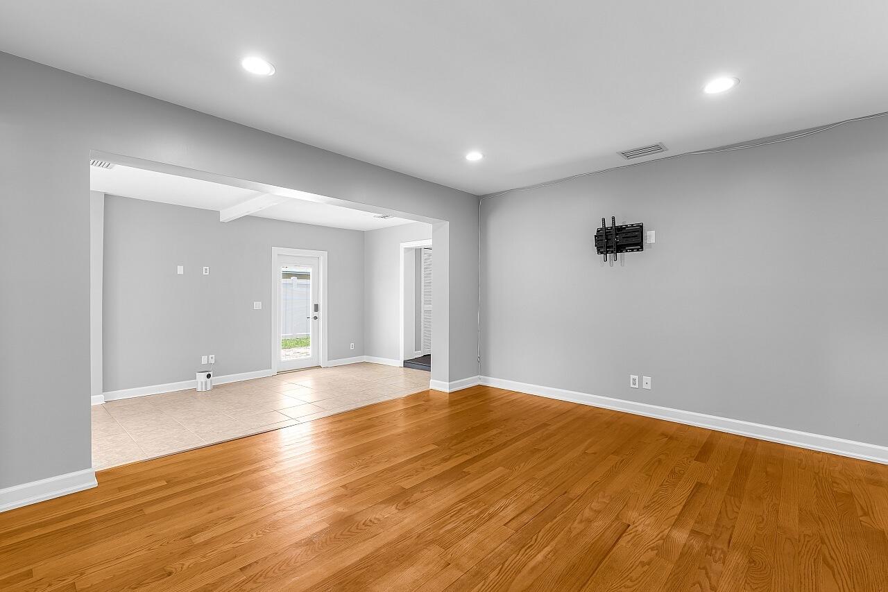 GREENWOOD VILLAGE SUB UNIT 2 - Residential